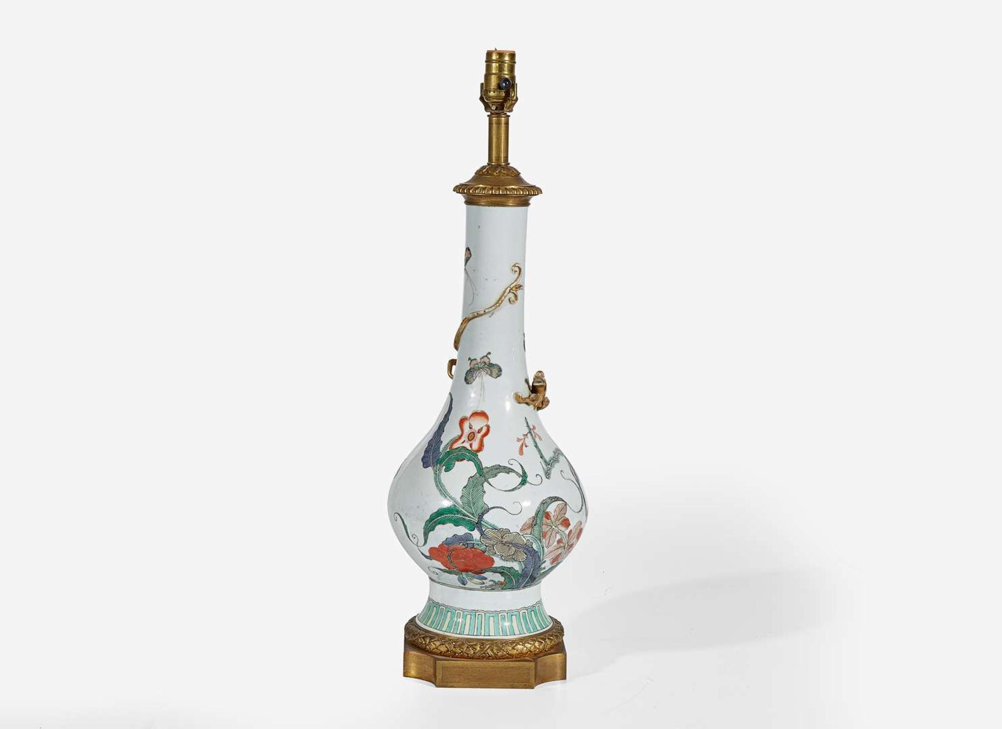 Two Chinese porcelain vases mounted as lamps 瓷瓶嵌檯燈兩件