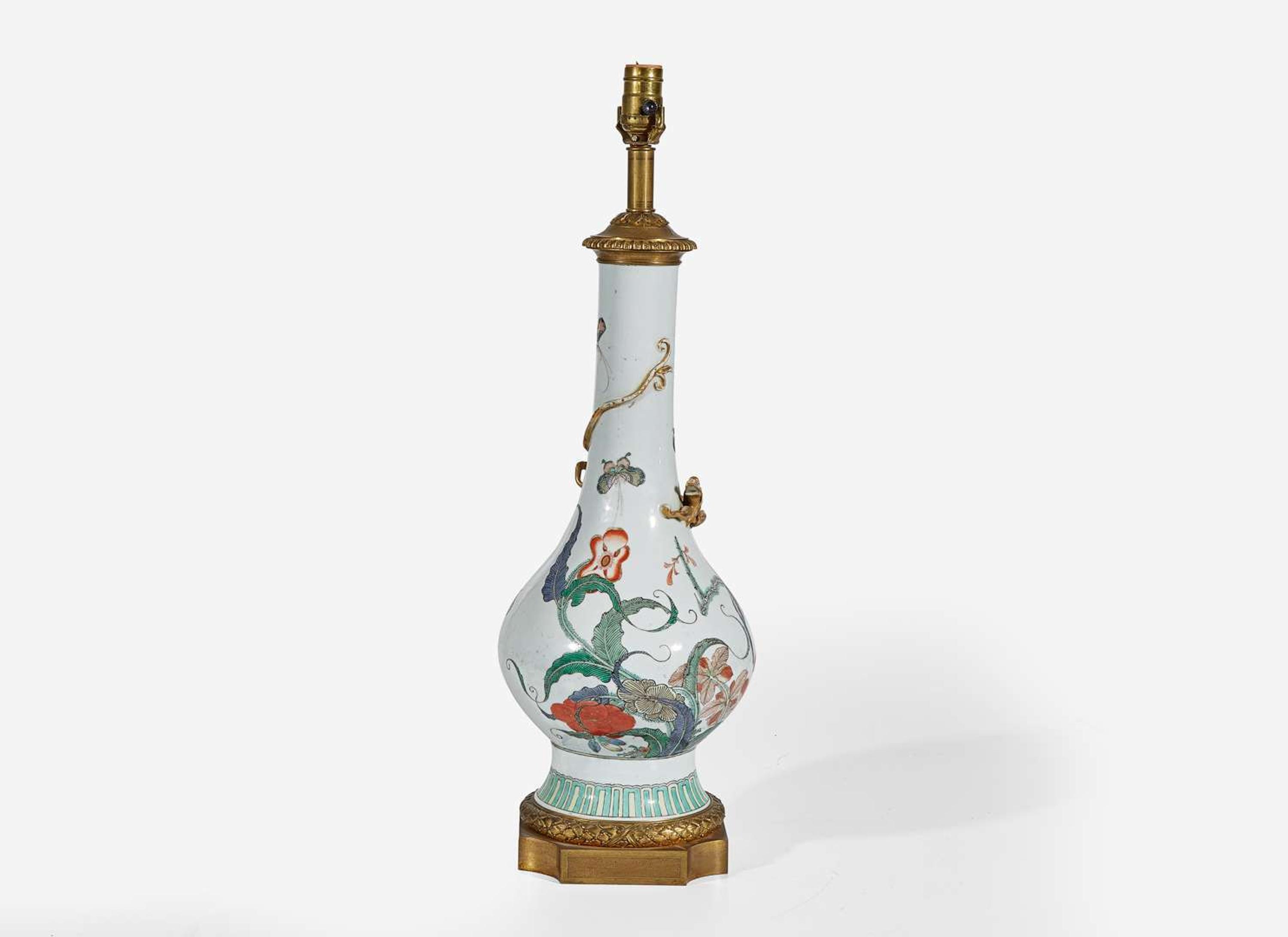 Two Chinese porcelain vases mounted as lamps 瓷瓶嵌檯燈兩件