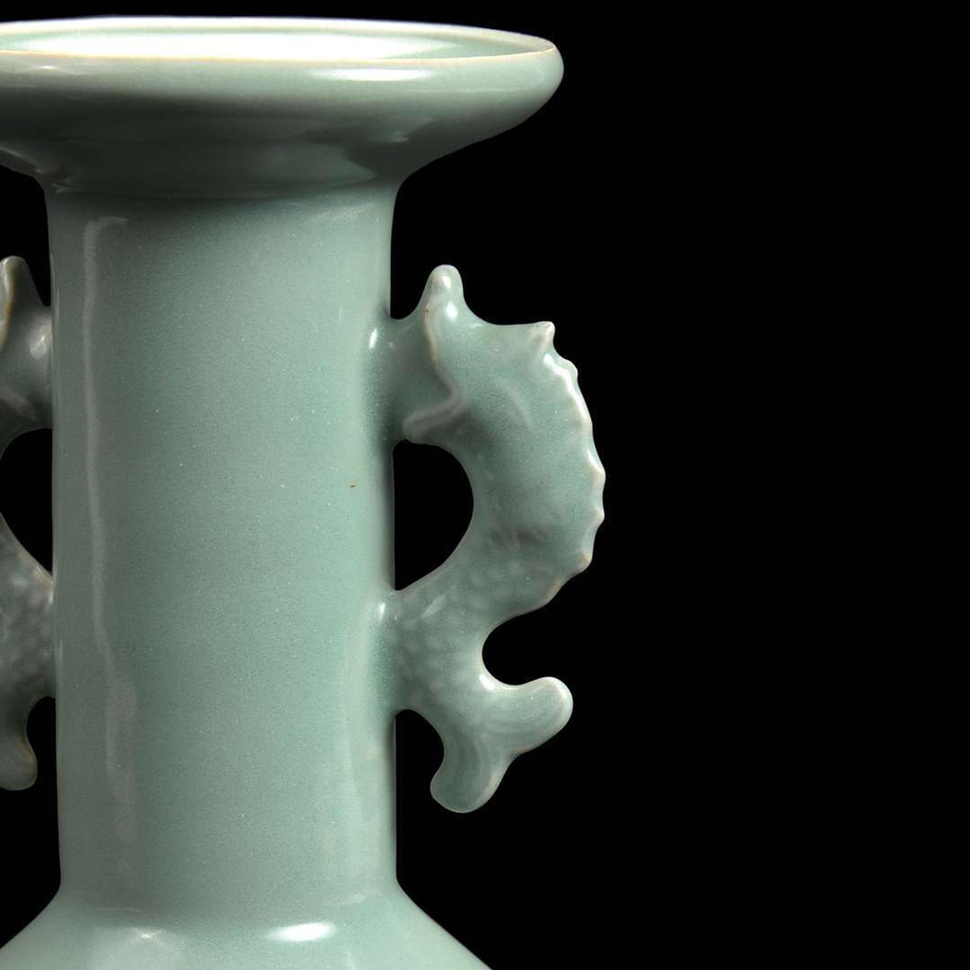 A celadon-glazed "twin-fish" mallet vase 青瓷双鱼盘口瓶