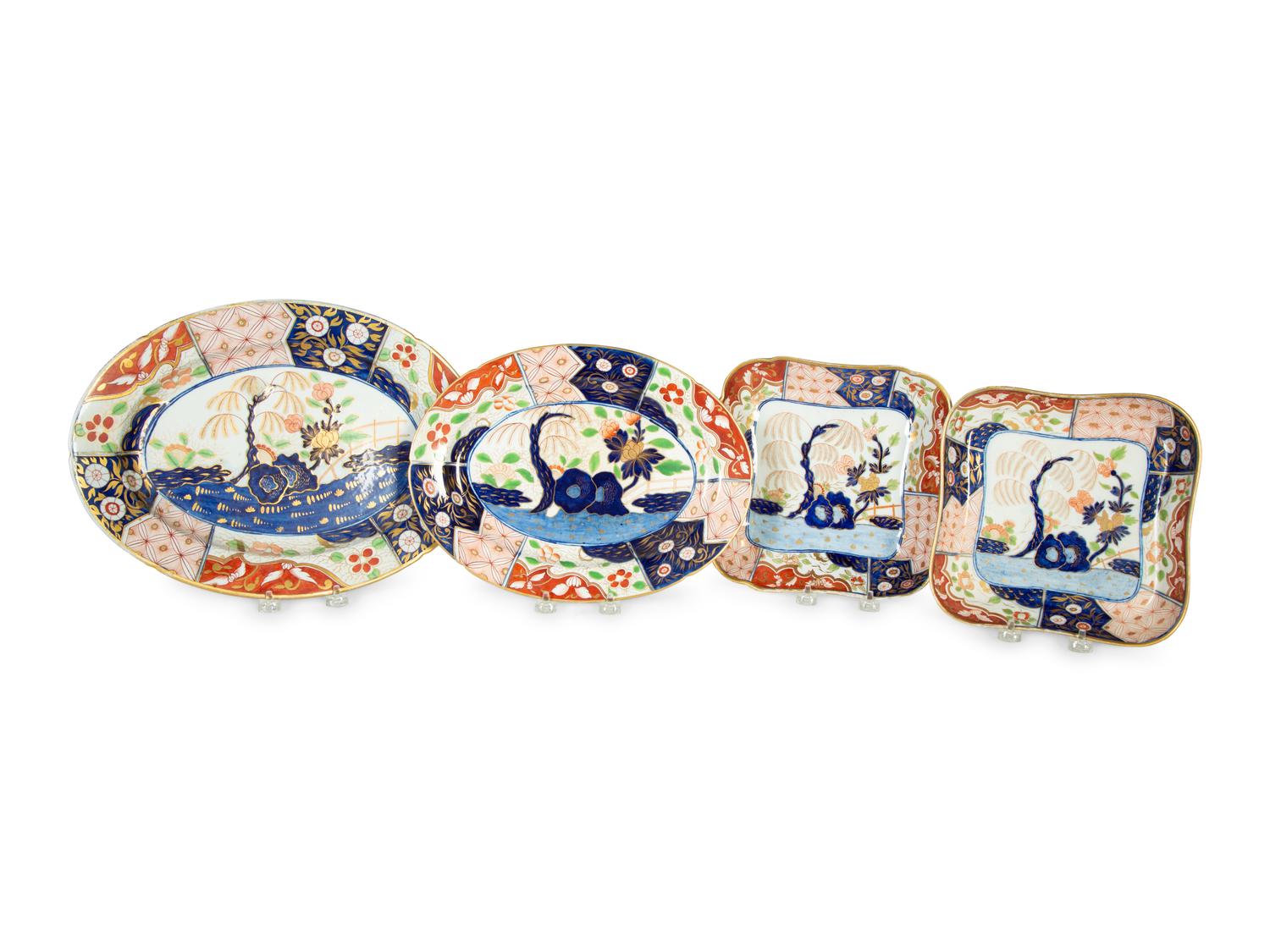 Two Chamberlain's Worcester Porcelain Oval Platters and a Pair of Shaped Square Dishes