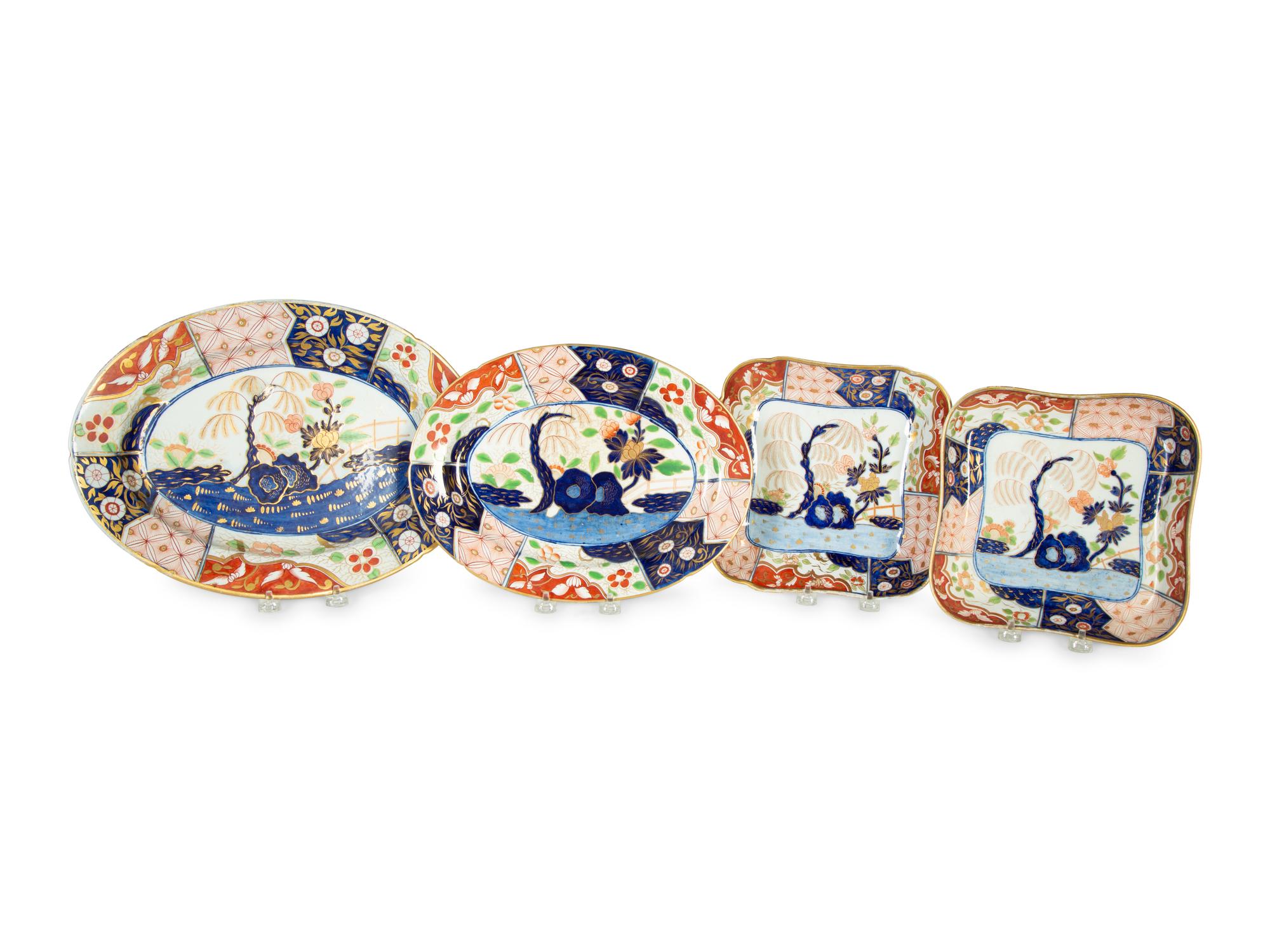 Two Chamberlain's Worcester Porcelain Oval Platters and a Pair of Shaped Square Dishes