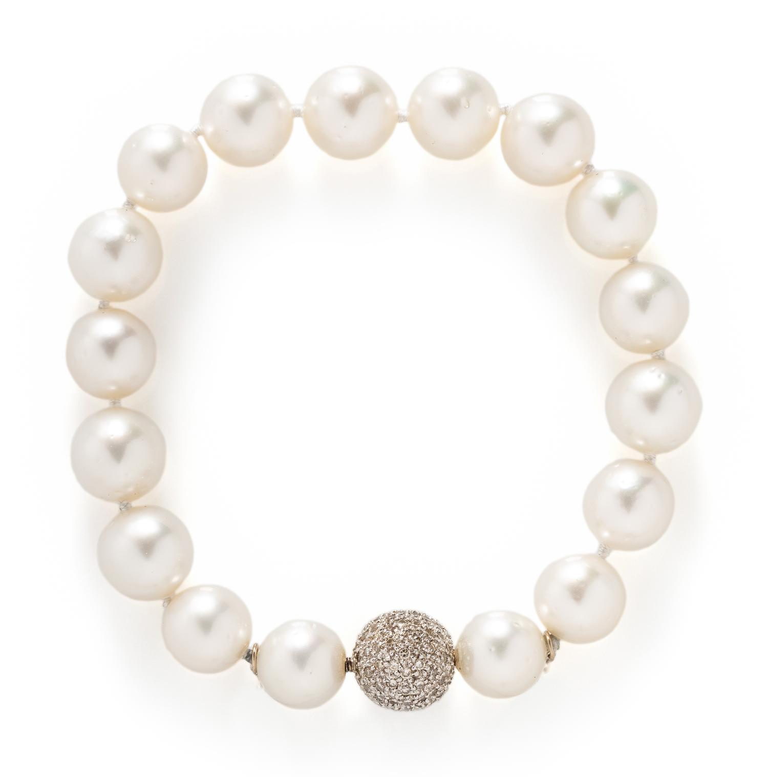 CULTURED PEARL AND DIAMOND BRACELET