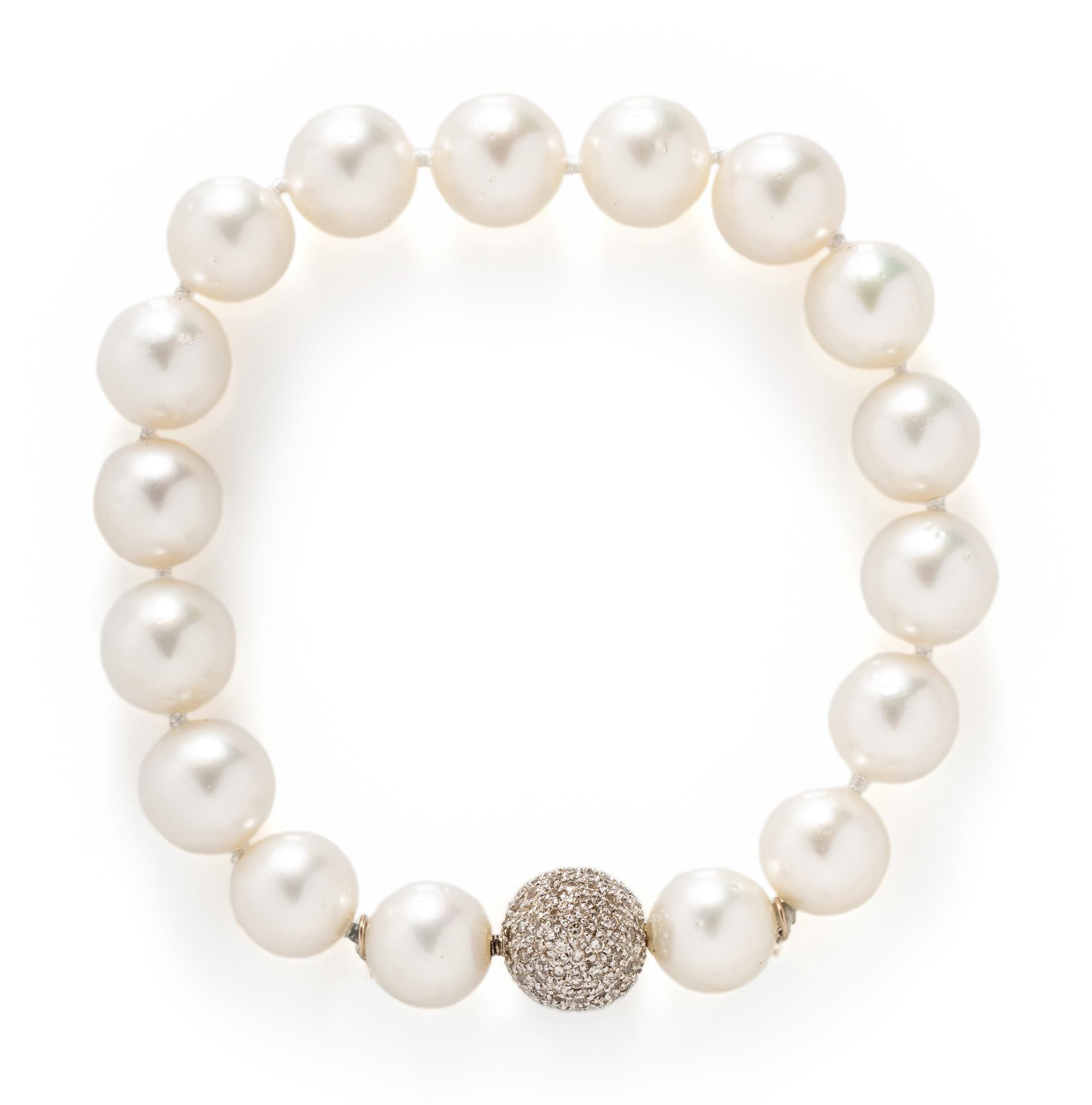 CULTURED PEARL AND DIAMOND BRACELET