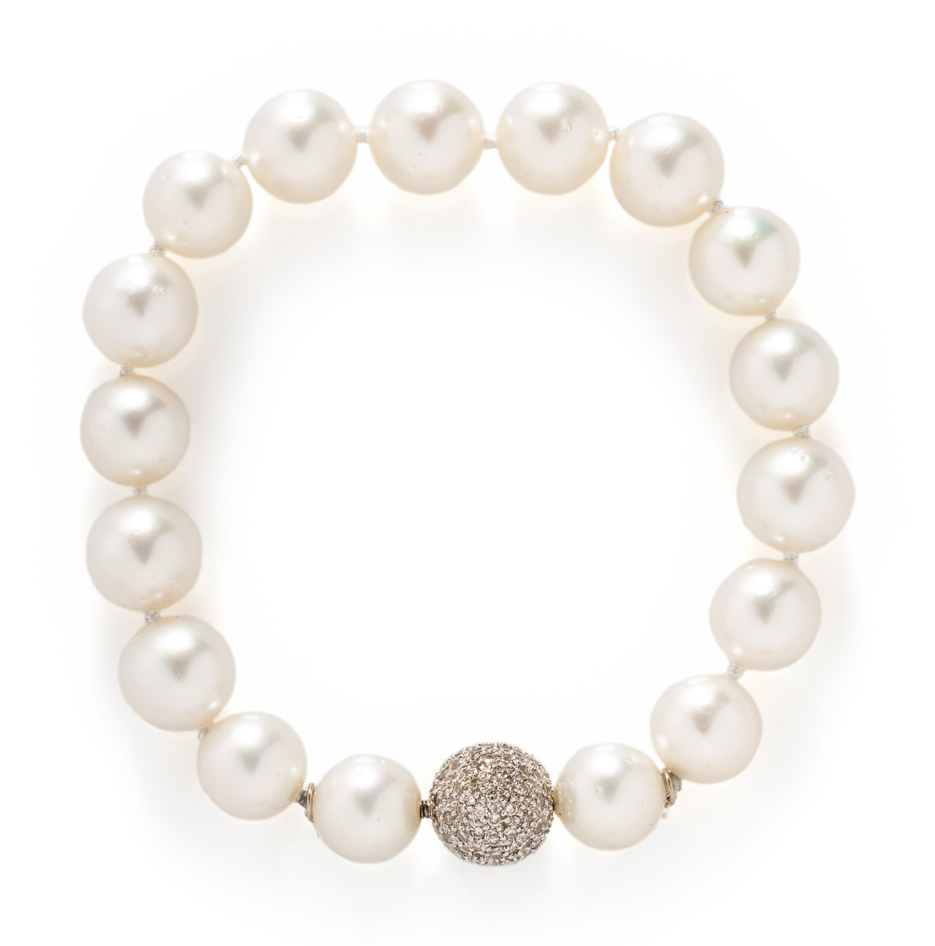 CULTURED PEARL AND DIAMOND BRACELET
