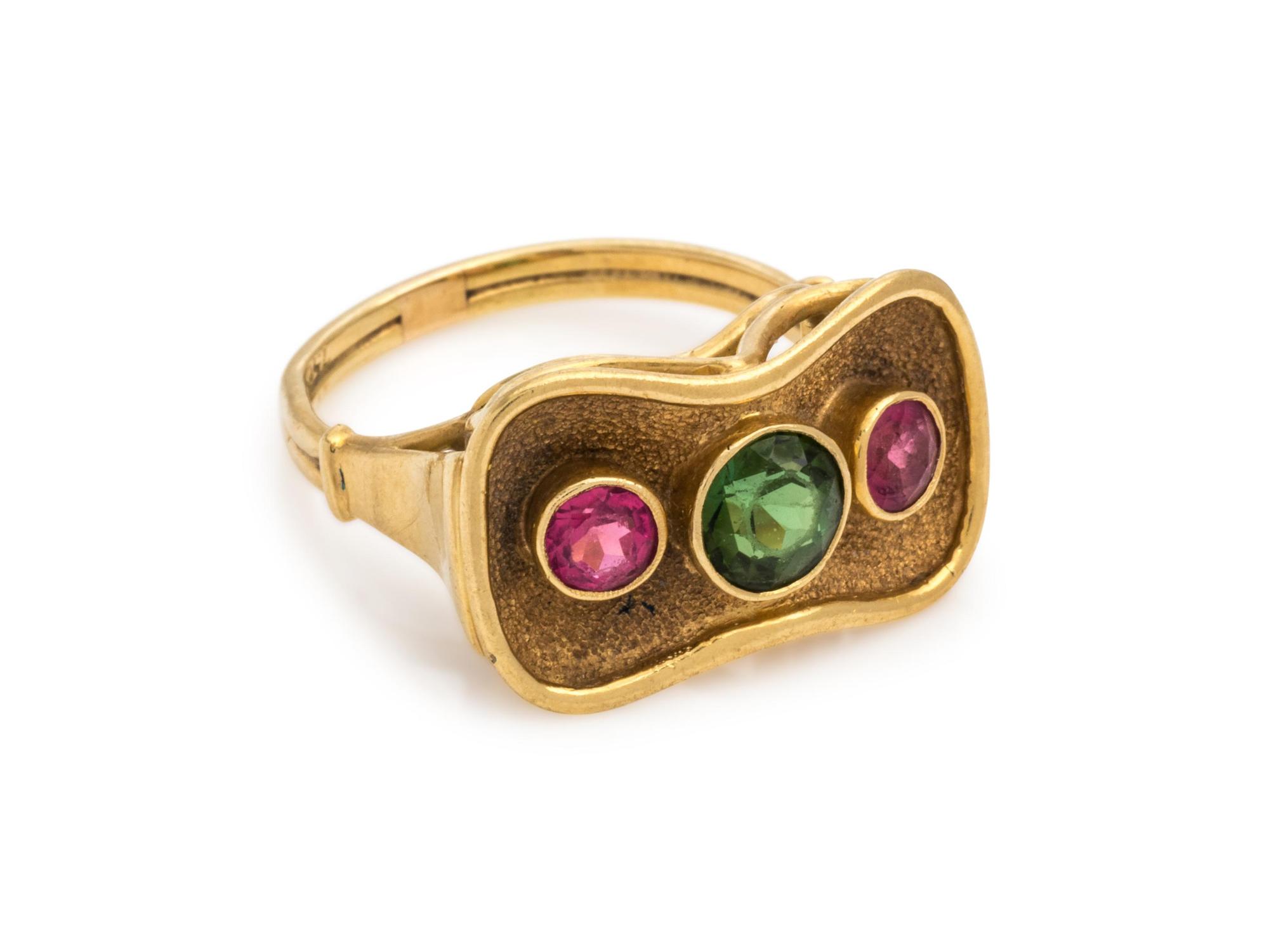 YELLOW GOLD AND TOURMALINE RING