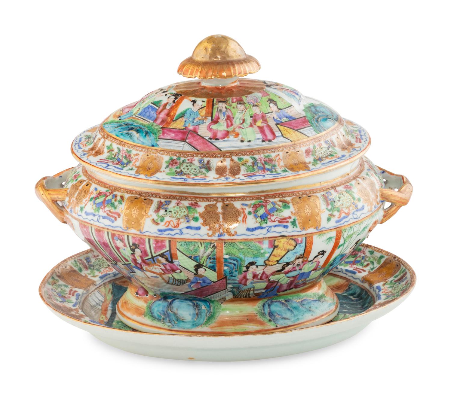 A Chinese Export Porcelain Tureen and Underplate