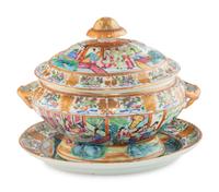 A Chinese Export Porcelain Tureen and Underplate