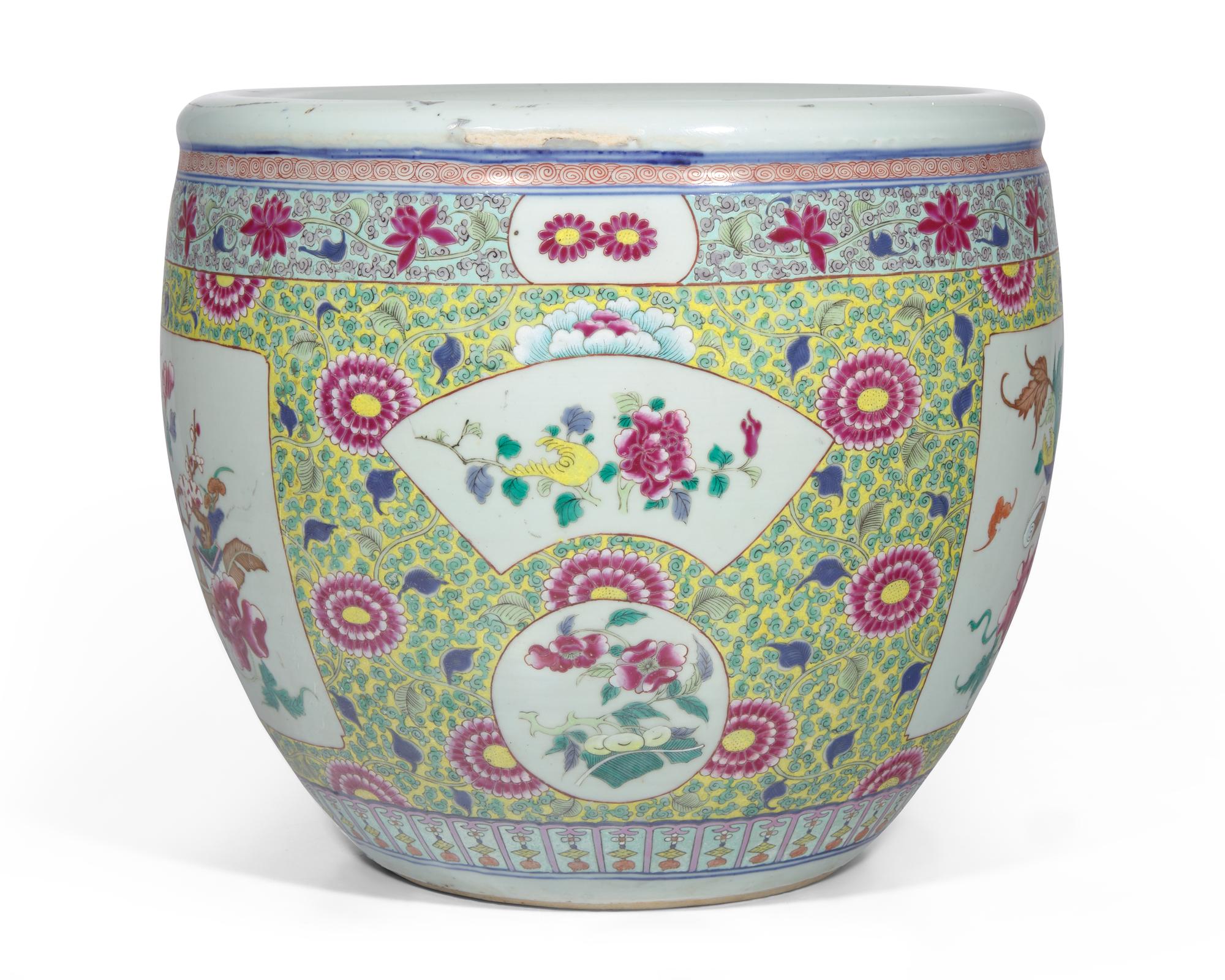 A large Chinese Famille Rose-decorated yellow-ground jardiniere, 19th to early 20th century
