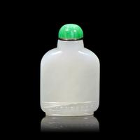 A Chinese White Jade Snuff Bottle, 19th Century — 清晚期 白玉鼻煙壺