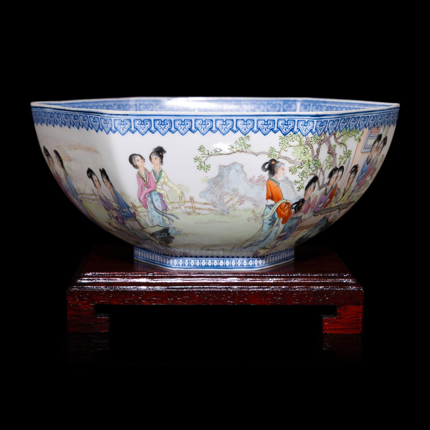 A Chinese Famille Rose 'Ladies' Eggshell Porcelain Hexagonal Bowl, 20th Century — 近代 粉彩美人圖蛋殼瓷碗