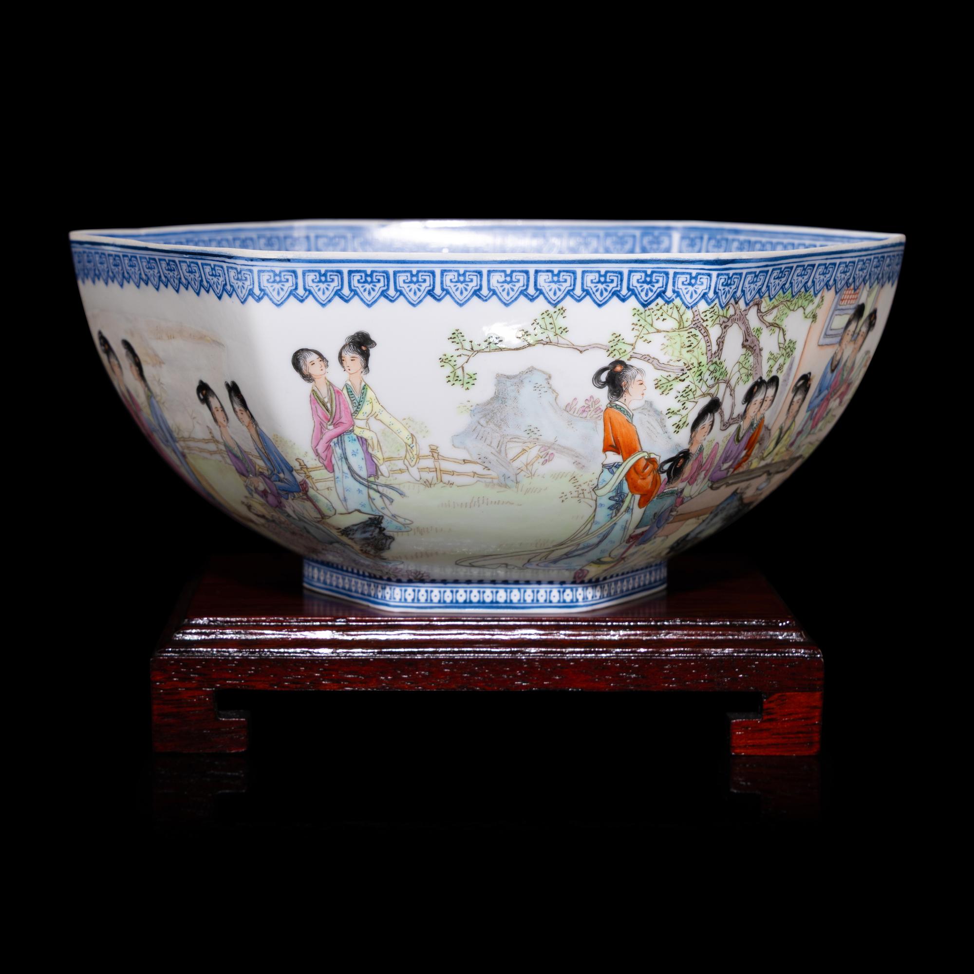 A Chinese Famille Rose 'Ladies' Eggshell Porcelain Hexagonal Bowl, 20th Century — 近代 粉彩美人圖蛋殼瓷碗