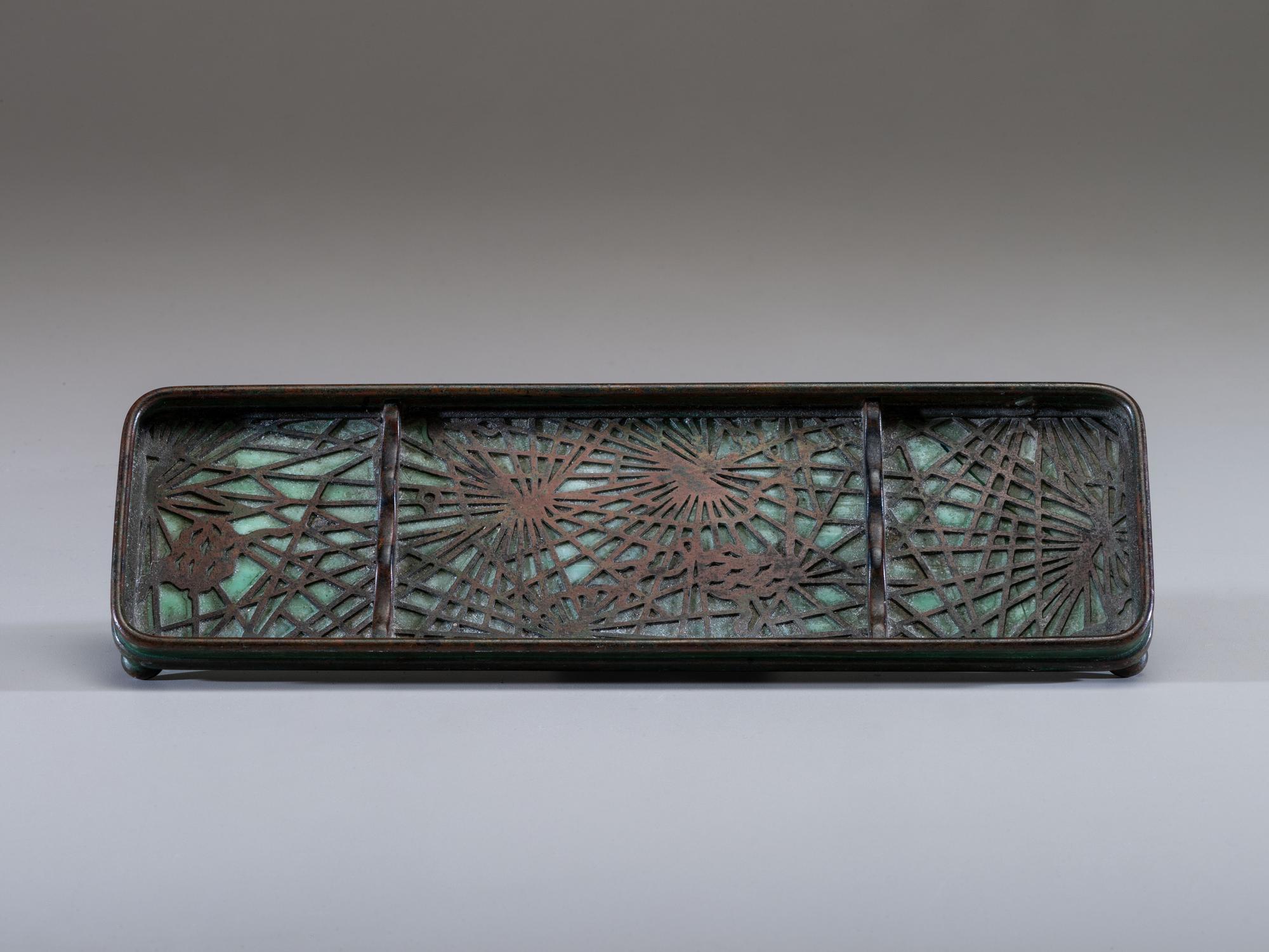 Pine Needle Pen Tray