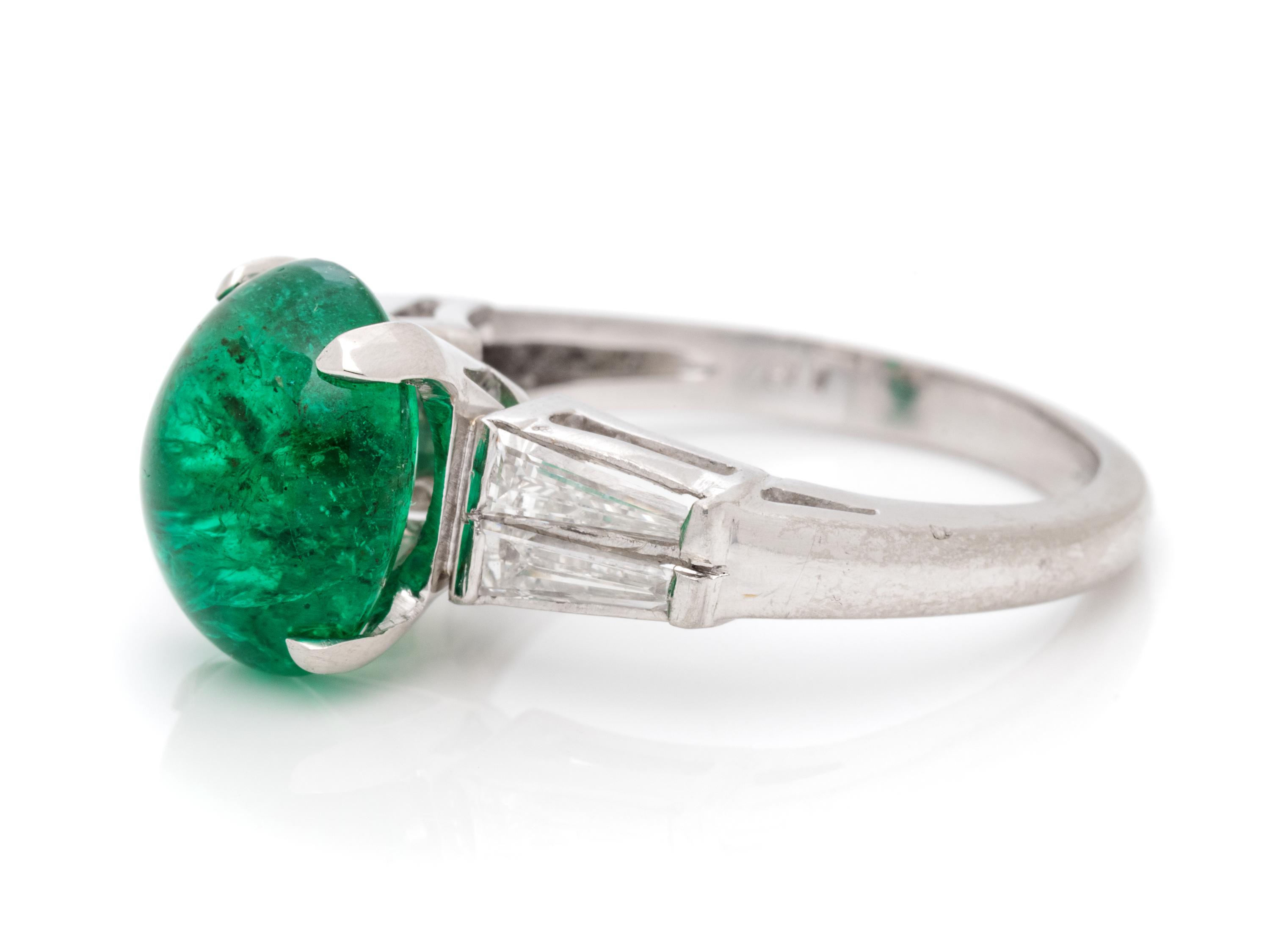 EMERALD AND DIAMOND RING