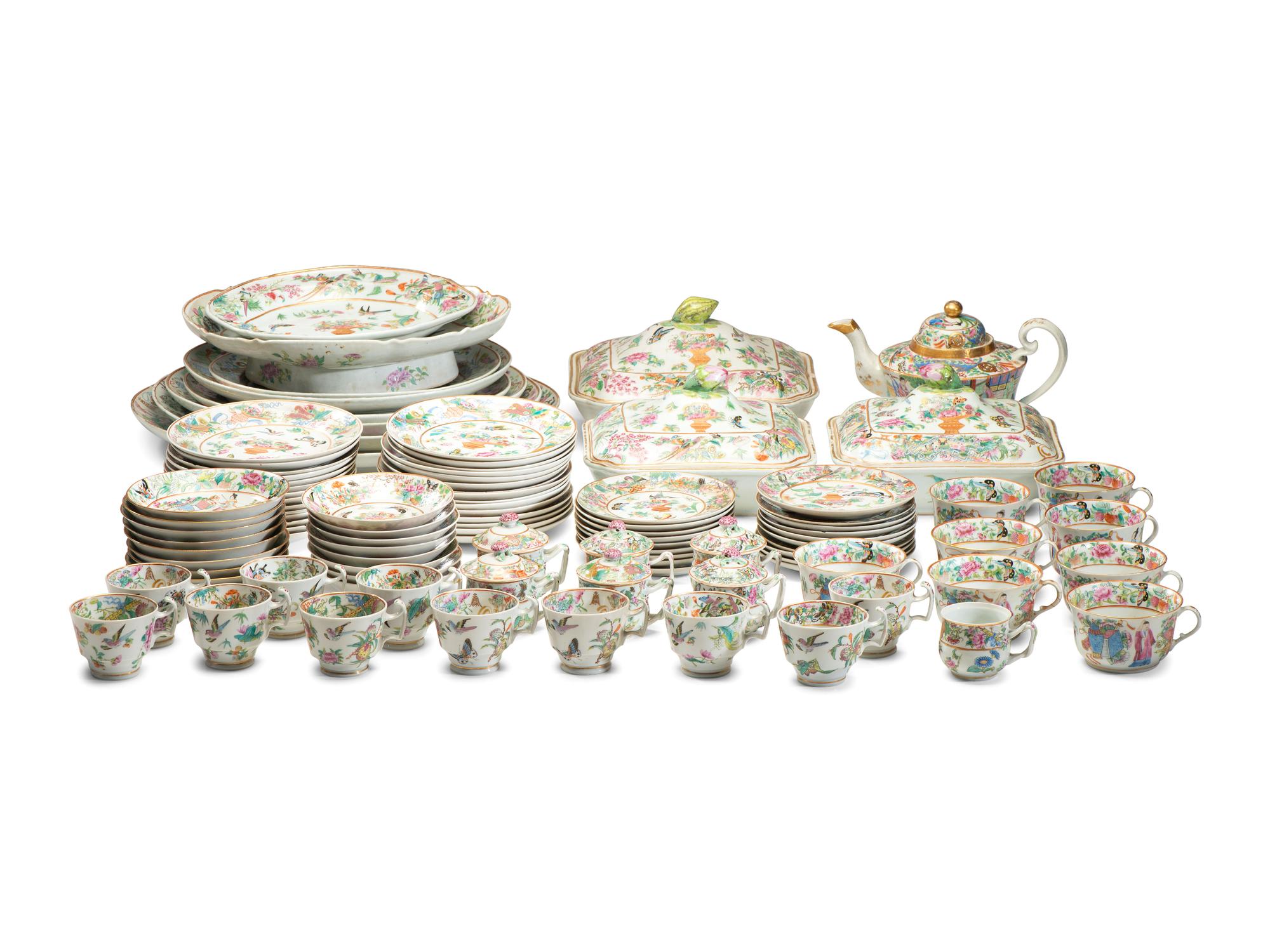 A Chinese Export Canton Famille Rose Porcelain Dinner Service