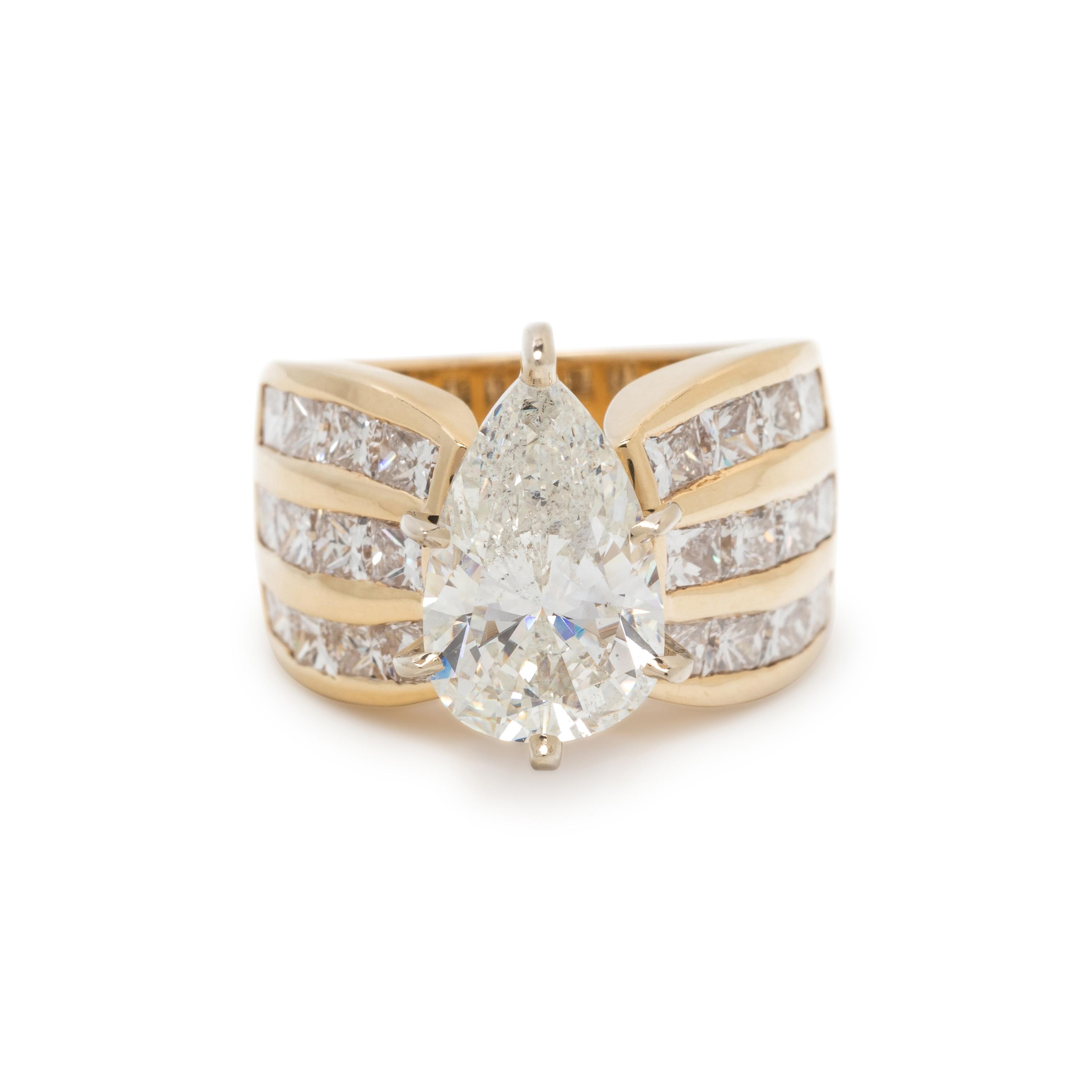 DIAMOND RING