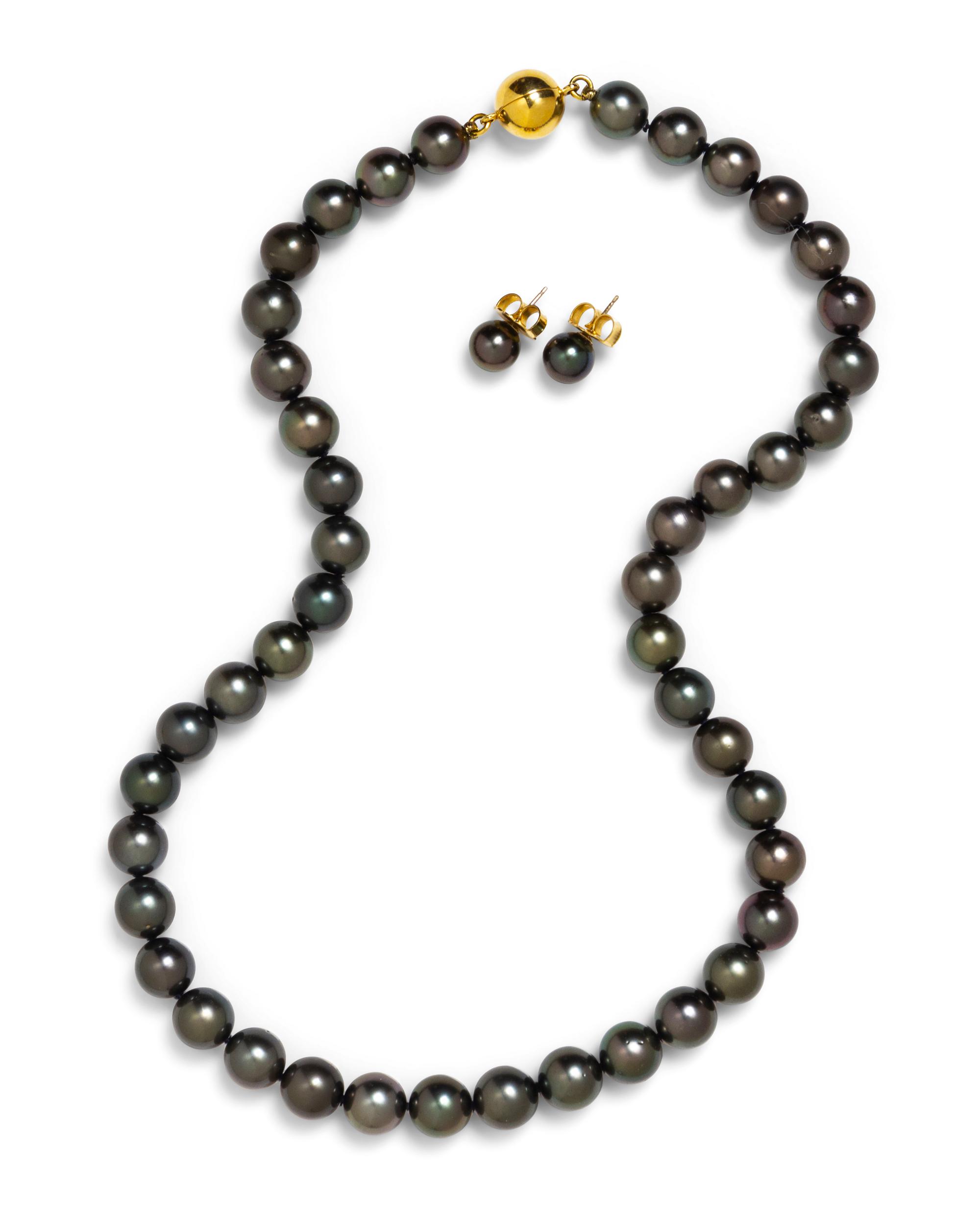 A 14 Karat Yellow Gold and Cultured Tahitian Pearl Demi-Parure,