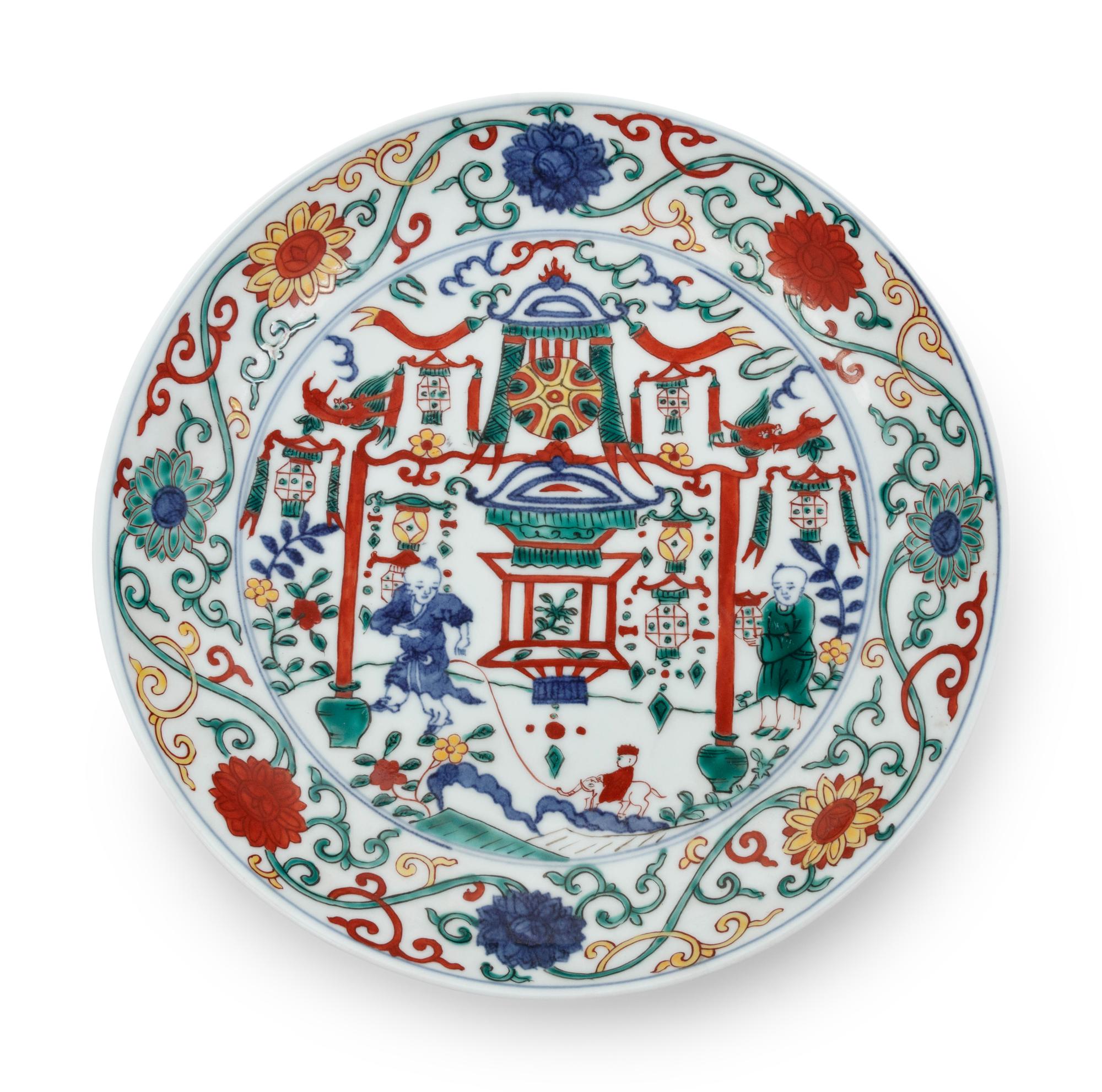 A Chinese Wucai Porcelain Plate