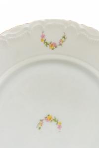 A Set of Twenty-Two German Porcelain Plates