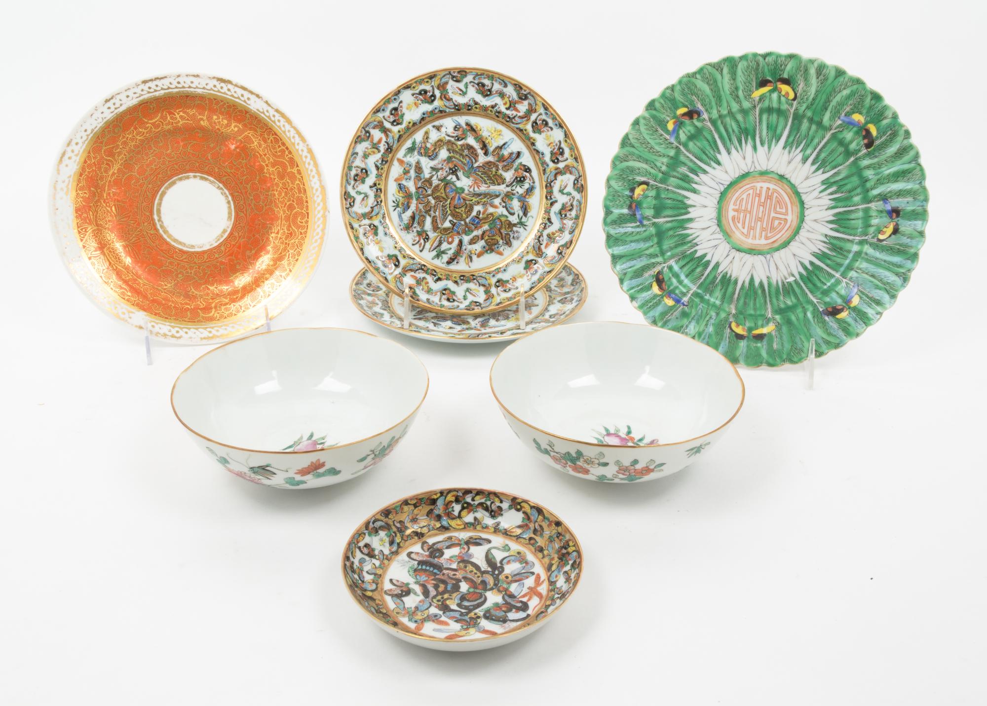 A Chinese Export Bowl Diameter of first 7 5/8 inches. — 18TH/19TH CENTURY