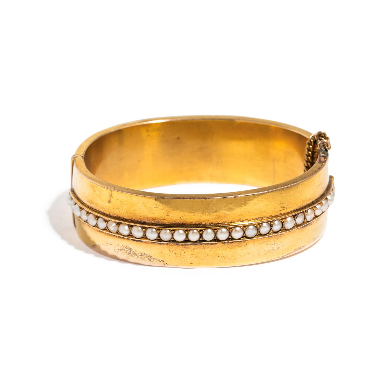 VICTORIAN, YELLOW GOLD AND CULTURED PEARL BANGLE BRACELET