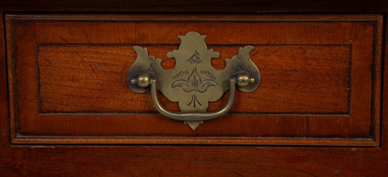An American Chippendale Style Dressing Table — 19TH CENTURY