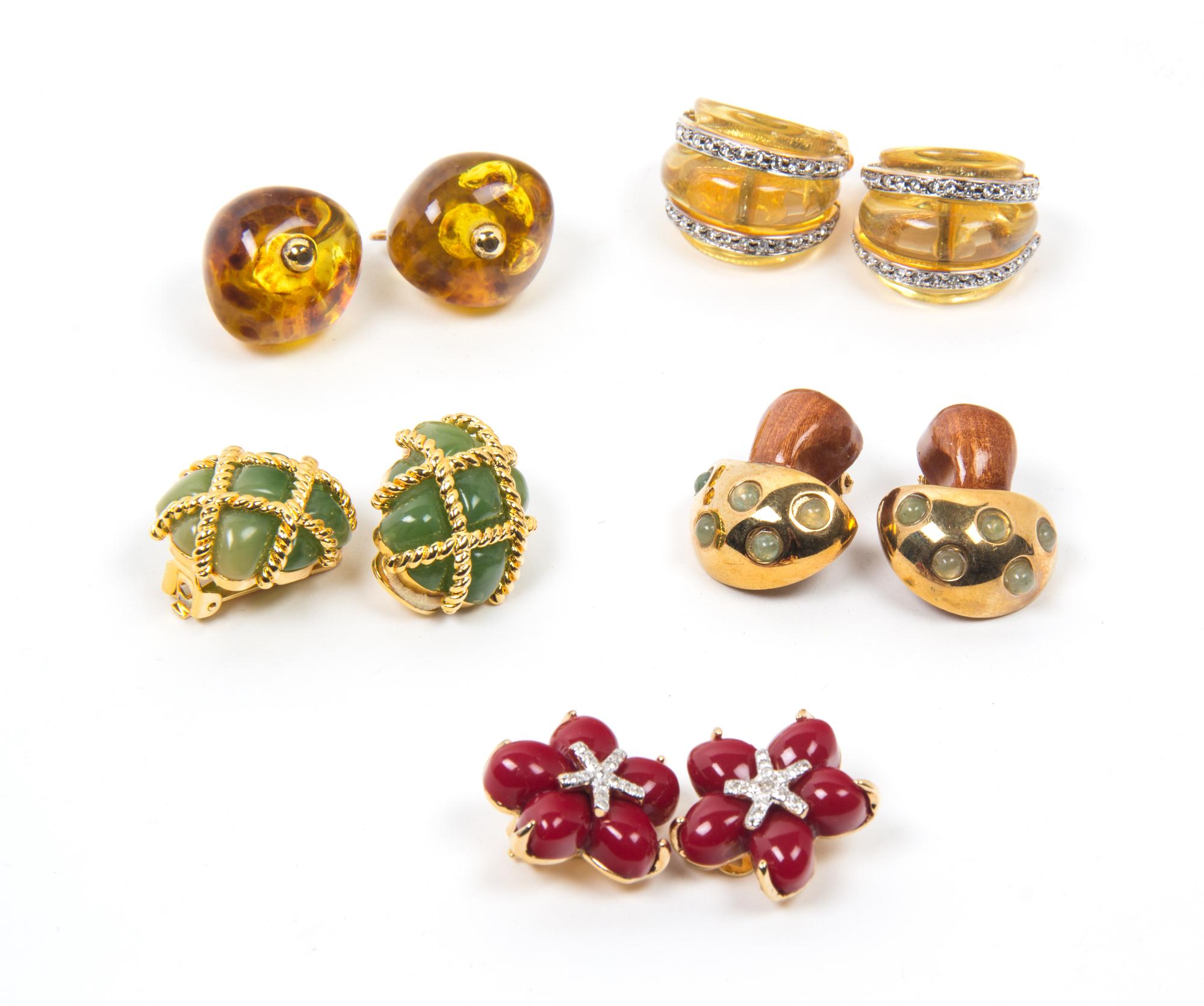 An Group of Earclips,