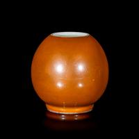 A Chinese Persimmon Glazed Porcelain Coupe, Qianlong Period 清乾隆 紫金釉水呈