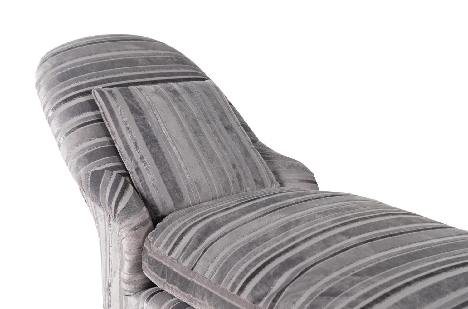A Scalamandré-Retailed Chaise Longue with Cut Velvet Upholstery