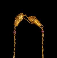 A Hellenistic Gold Necklace with Lion-Headed Terminals
