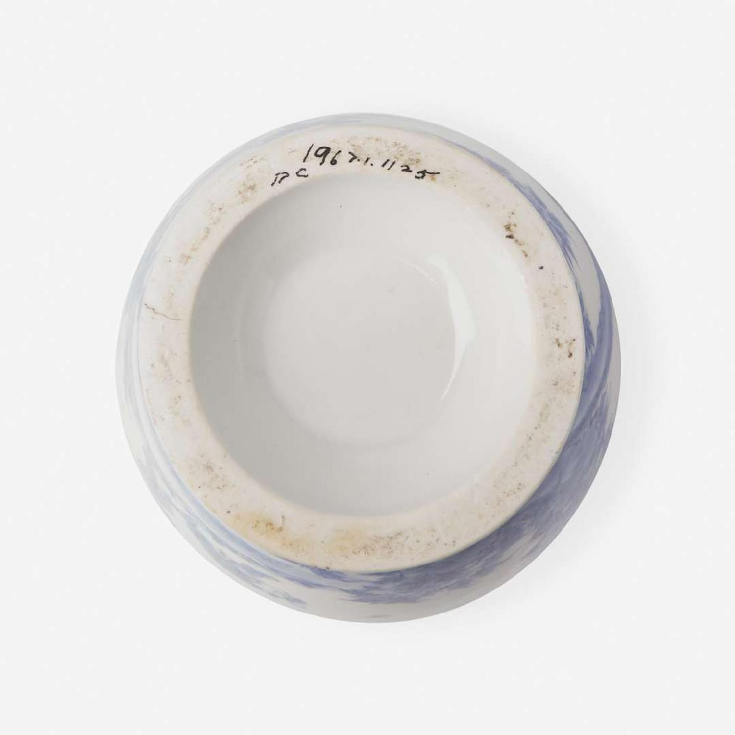 A Hirado blue and white porcelain "Boys" vase 日本青花“嬰戲”瓷瓶 Edo to Meiji period ?????