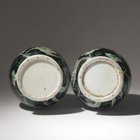 A Pair of Famille Noir 'Dragon' Garlic Head Vases, Late 19th/Early 20th Century — 清晚期 黑地五彩龍紋大蒜頭瓶一對