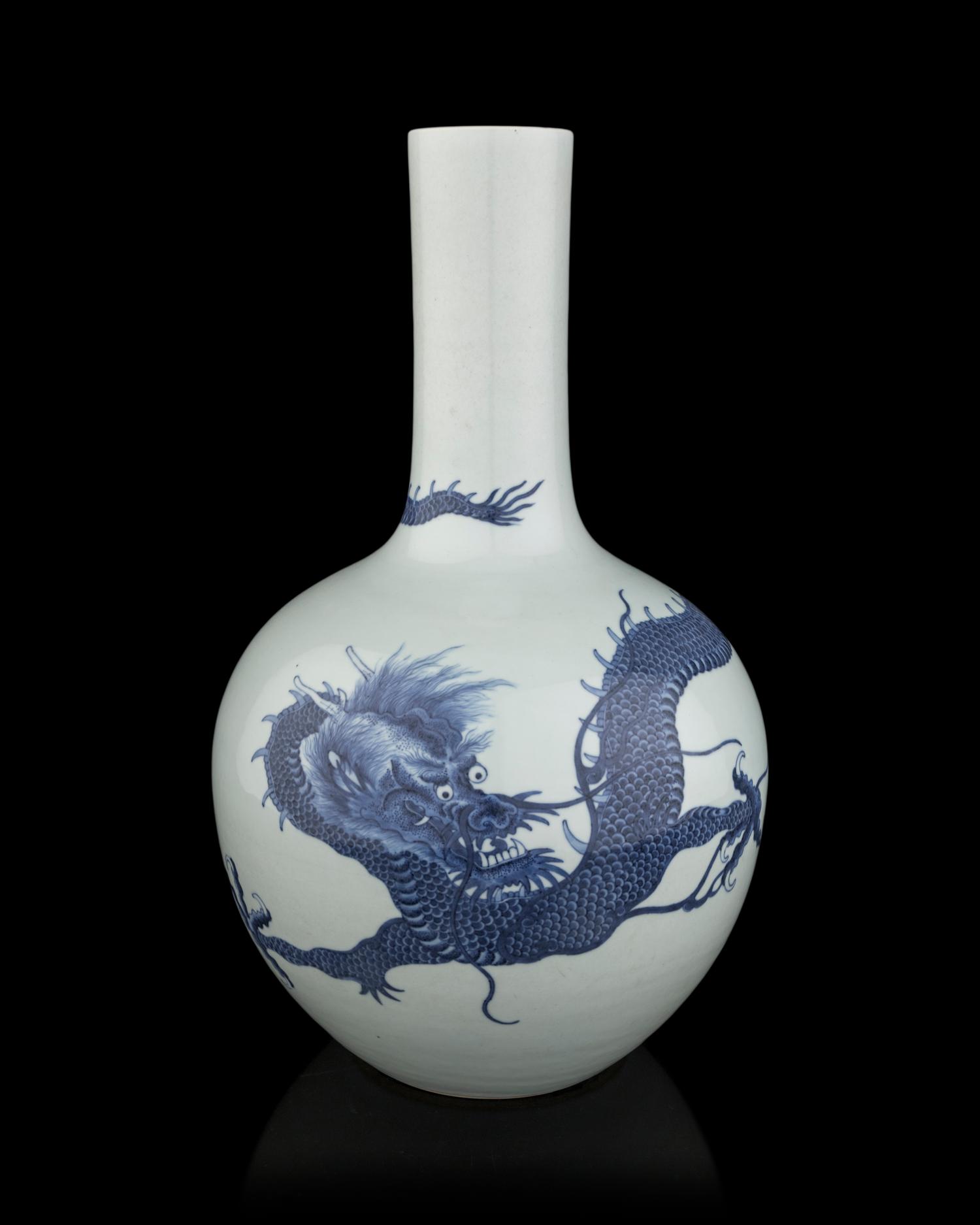 A Large Chinese Blue and White Porcelain 'Dragon' Bottle Vase