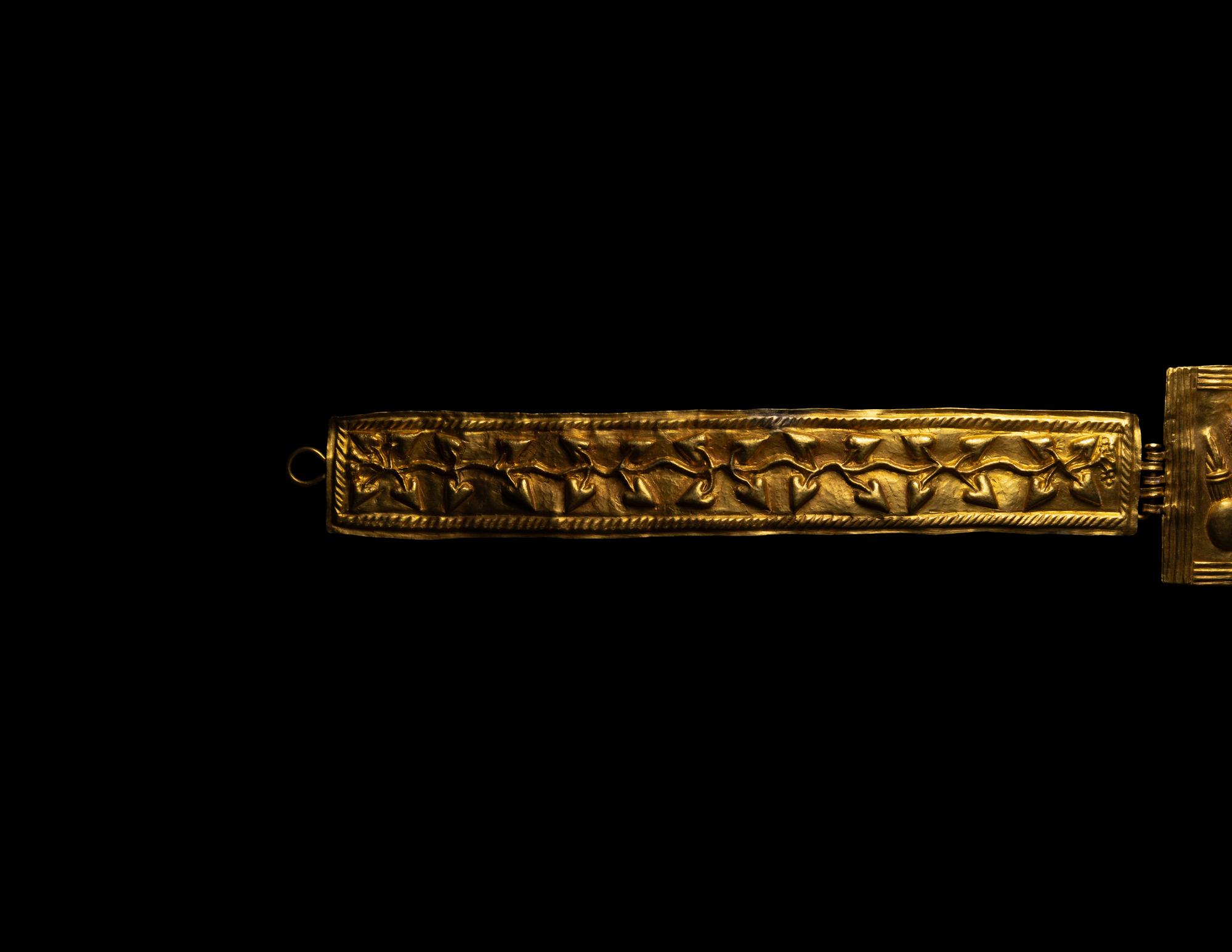 A Roman Gold Diadem or Girdle Featuring Diana