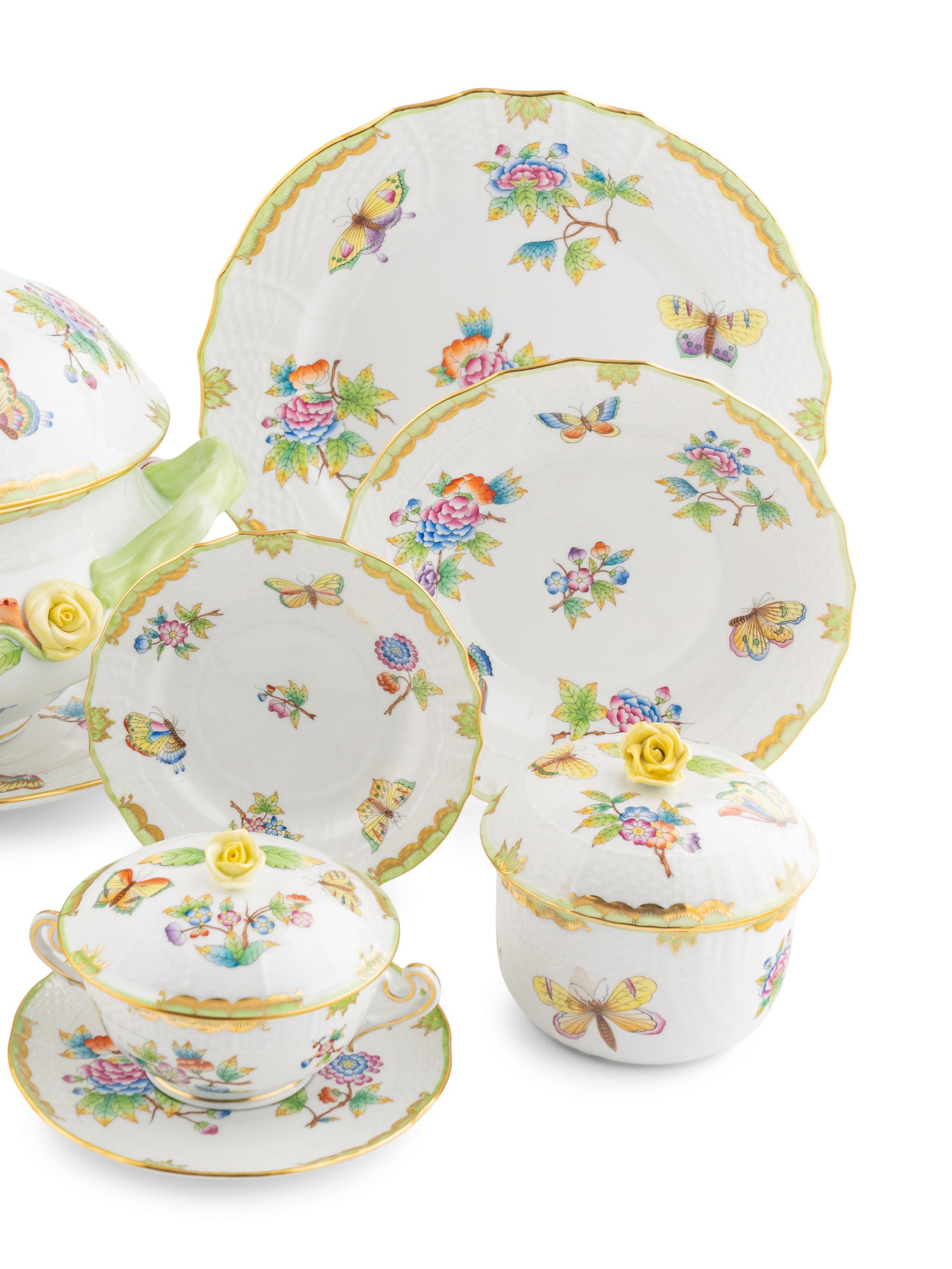 A Herend Queen Victoria Porcelain Dinner Service
