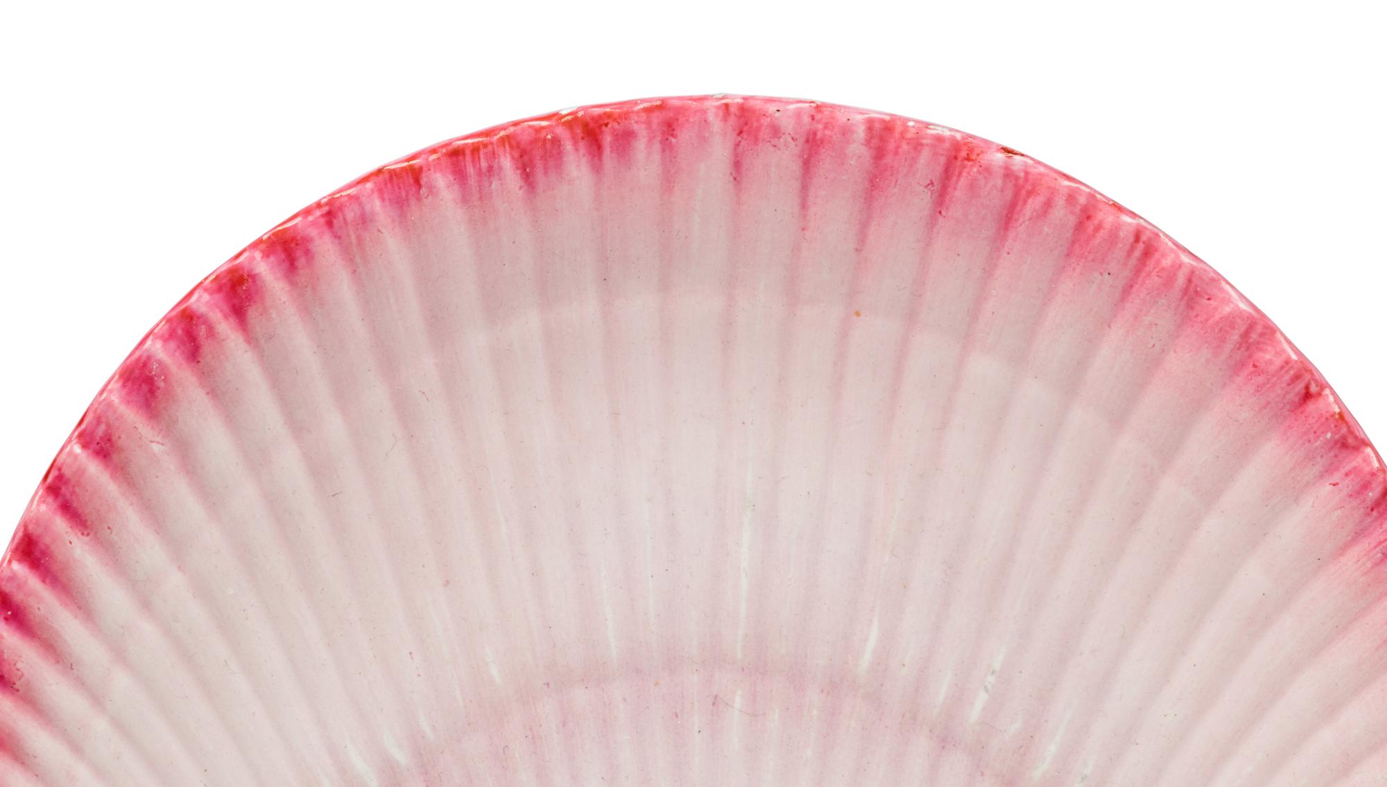A Wedgwood Pink Nautilus Porcelain Dessert Service
