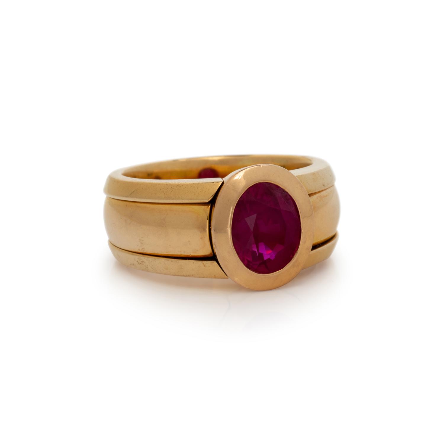 THOMAS LEYSER, YELLOW GOLD AND RUBY RING