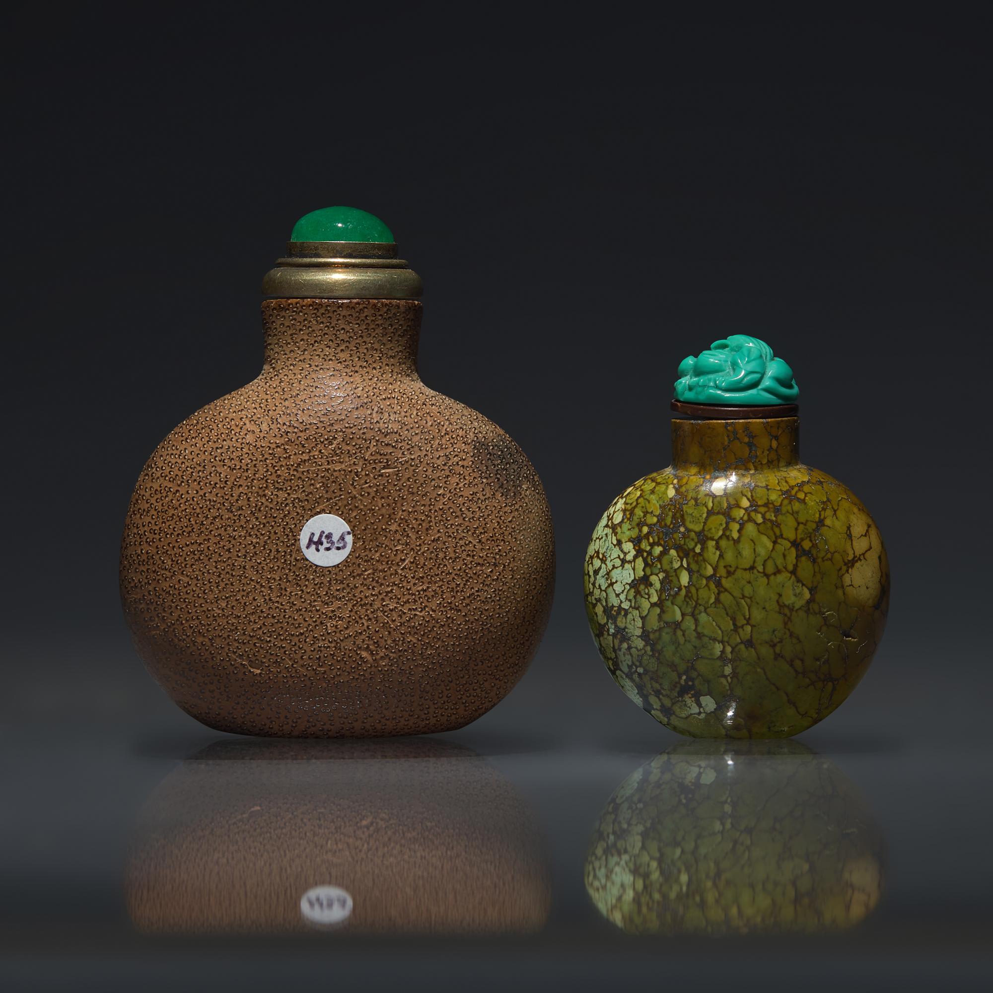 Two Chinese Snuff Bottles, Turquoise and Palm Wood, The Turquoise Qing Dynasty, 19th Century — 清晚期 綠松石鼻煙壺及棕櫚木鼻煙壺兩支