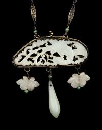 A Chinese White Jade Parfumier Pendant Necklace