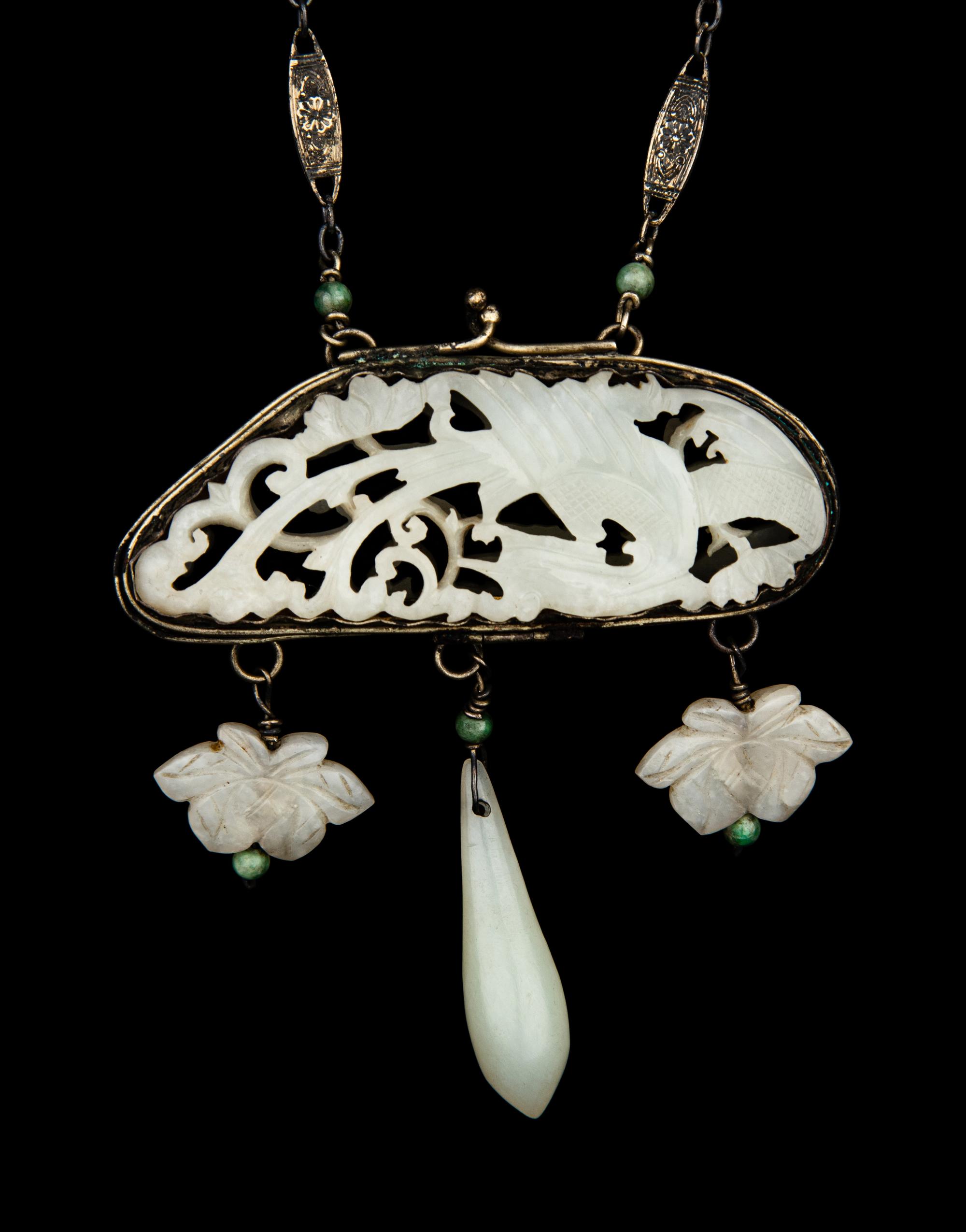 A Chinese White Jade Parfumier Pendant Necklace
