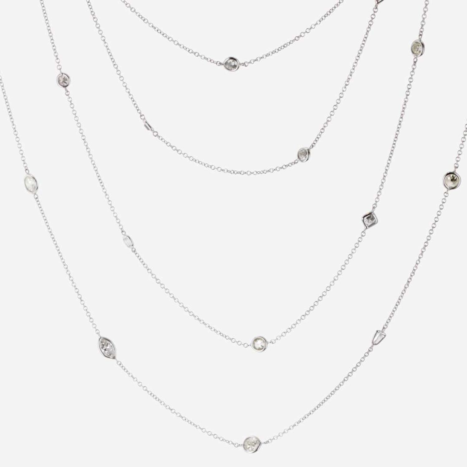 An 18K White Gold and Diamond Necklace