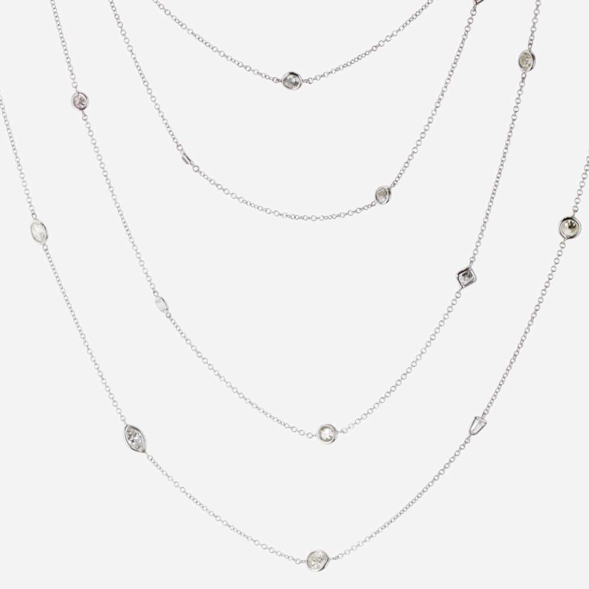 An 18K White Gold and Diamond Necklace