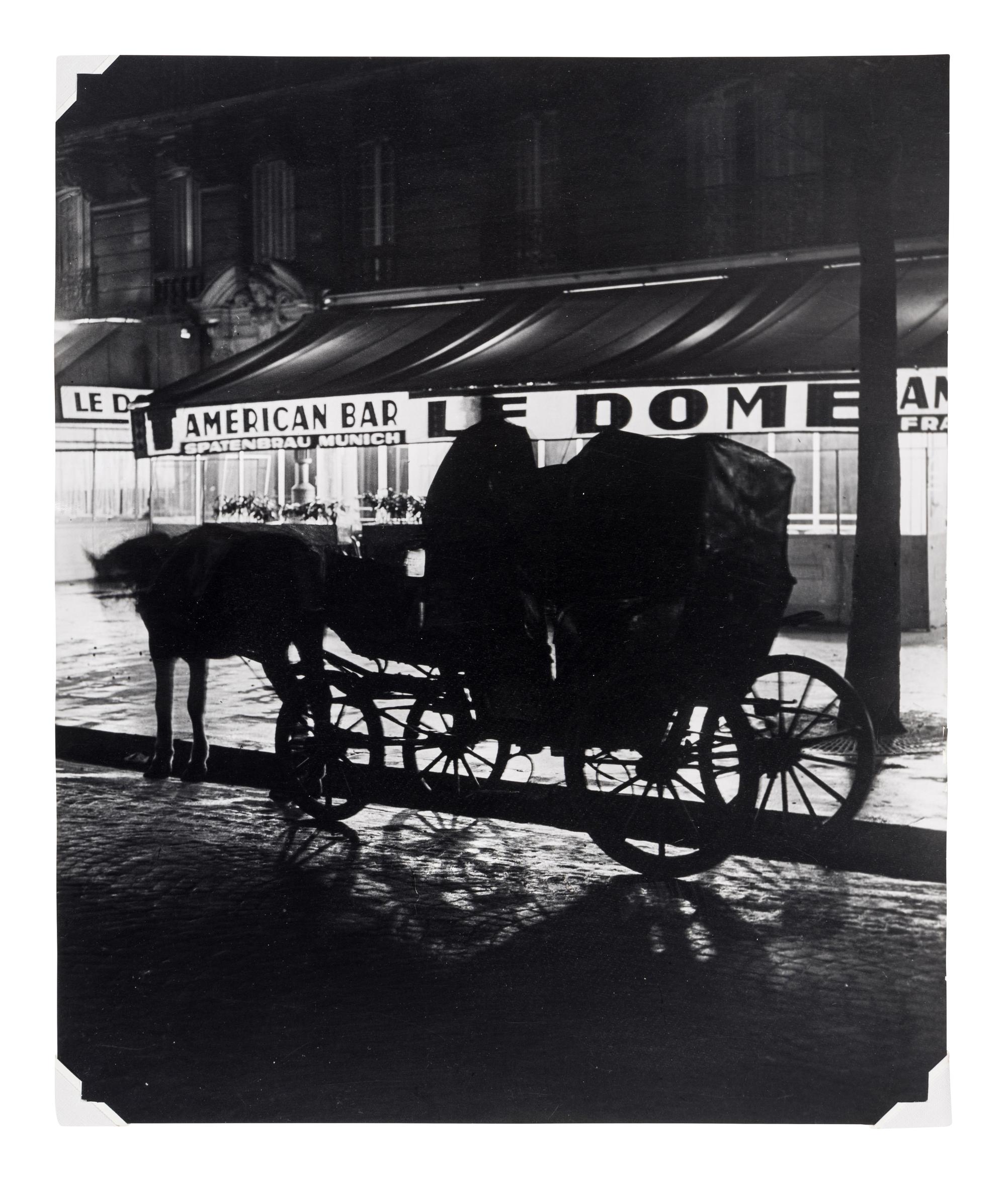 Brassaï (1899-1984) Un Fiacre devant Café du Dôme, Montparnasse, 1931-1932