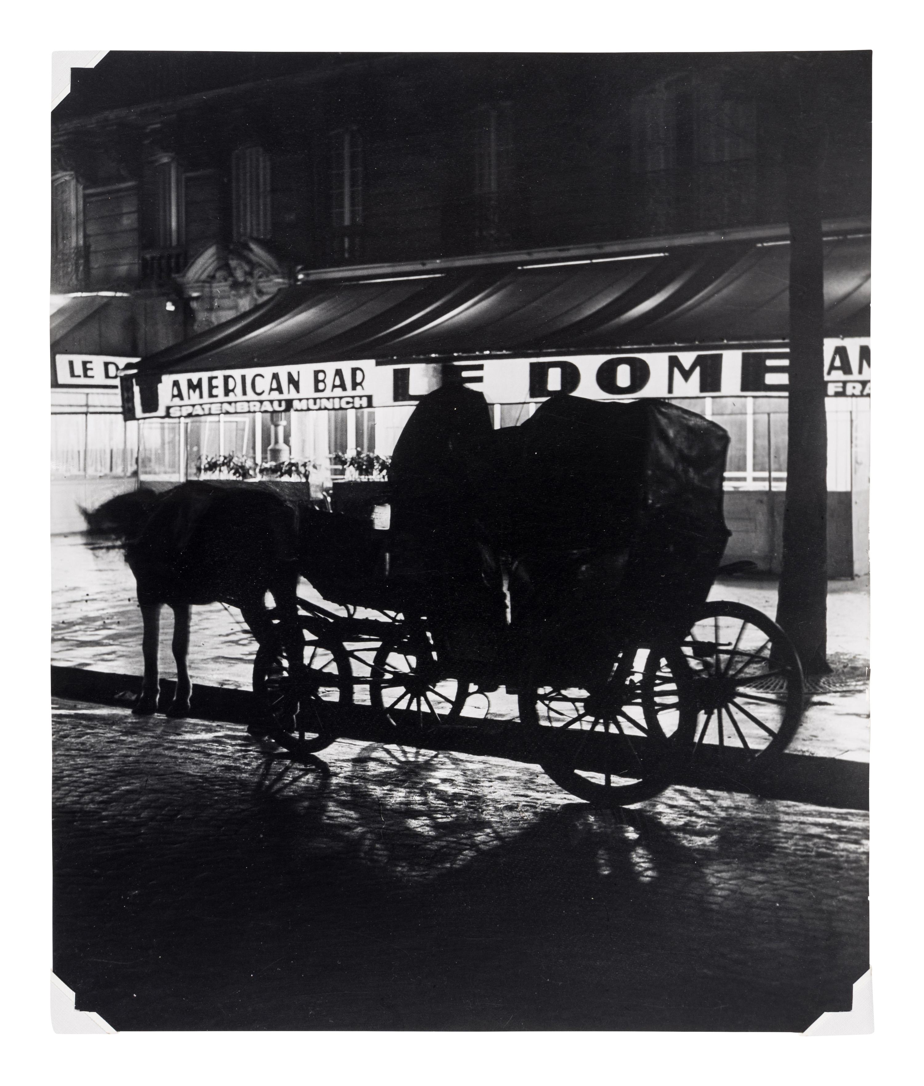 Brassaï (1899-1984) Un Fiacre devant Café du Dôme, Montparnasse, 1931-1932