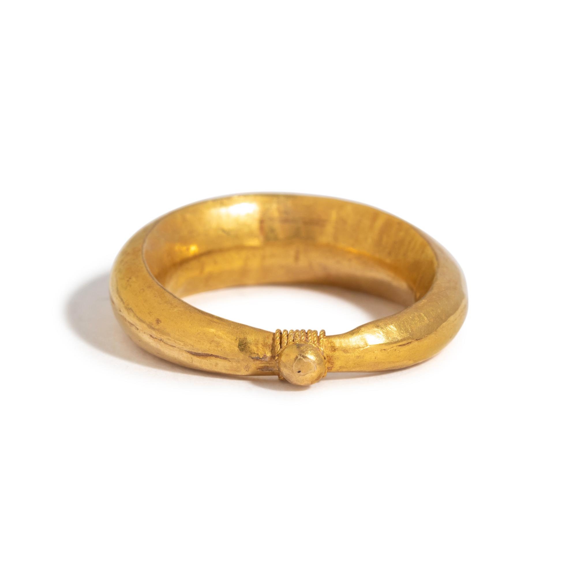 A Roman Gold and Garnet Cabochon Finger Ring