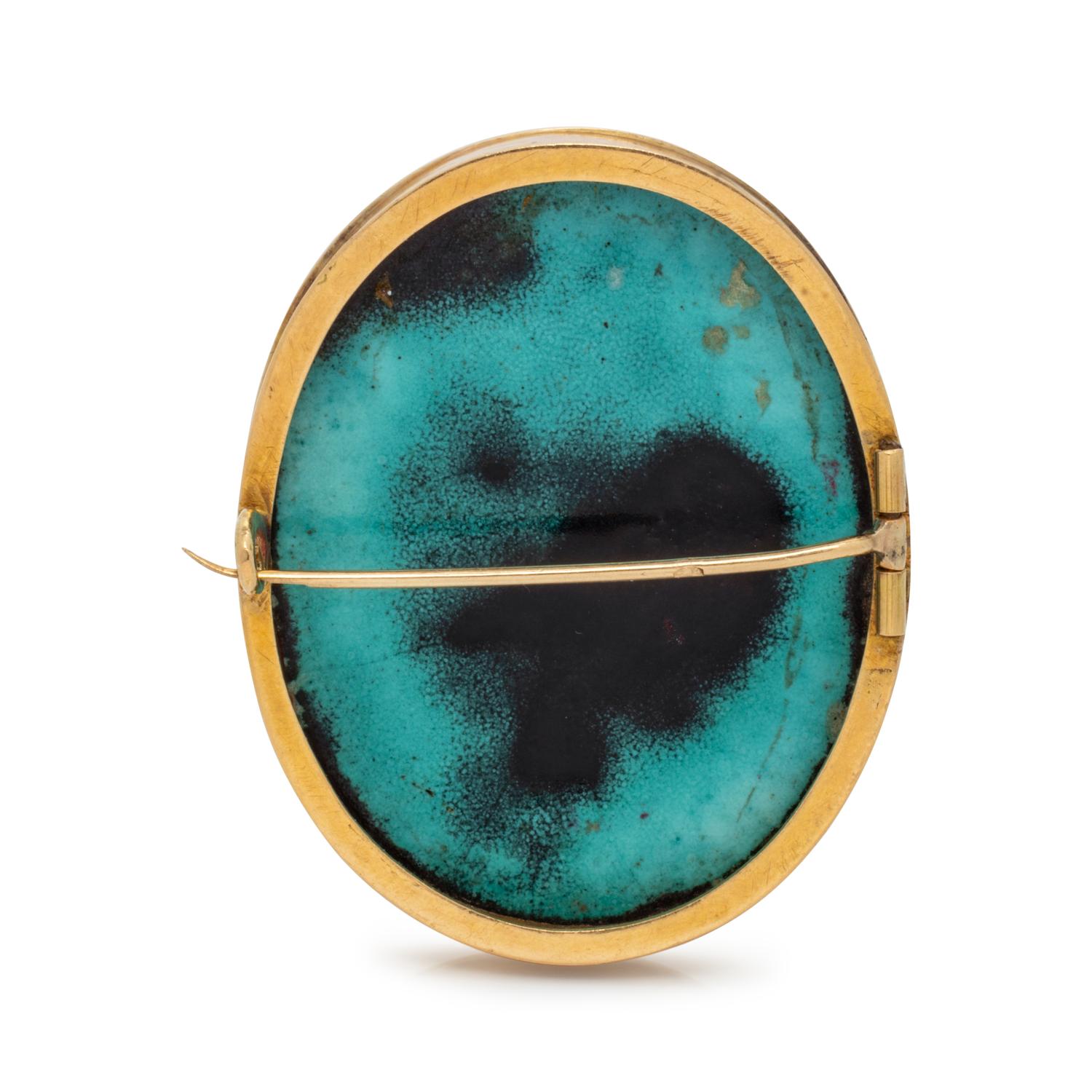 AUSTRO-HUNGARIAN, YELLOW GOLD AND PORCELAIN BROOCH