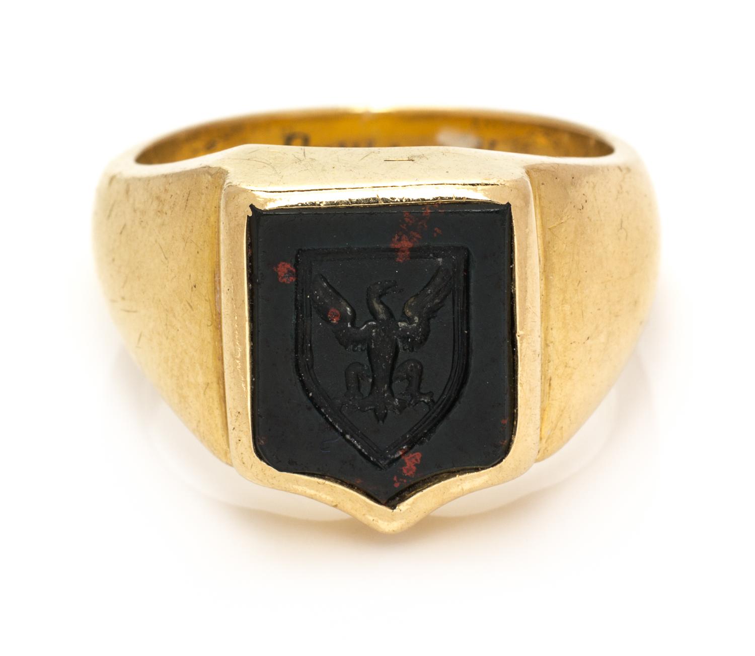 A 10 Karat Yellow Gold and Bloodstone Intaglio Crest Ring, 12.00 dwts