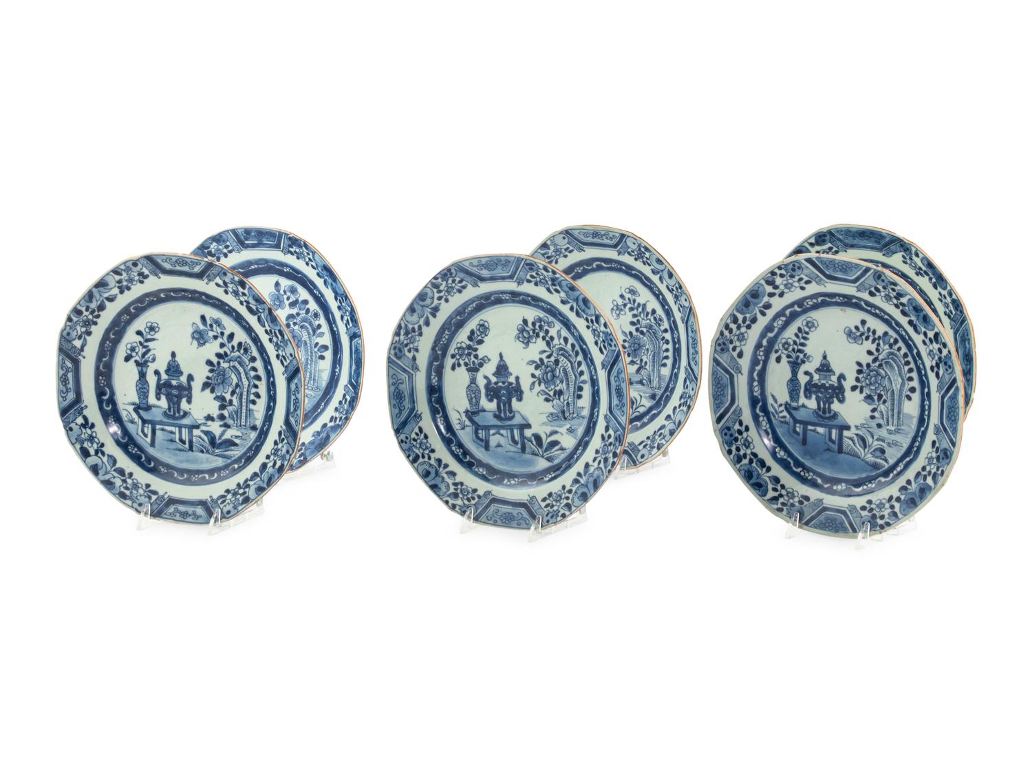 A Set of Six Chinese Export Blue and White Porcelain Plates