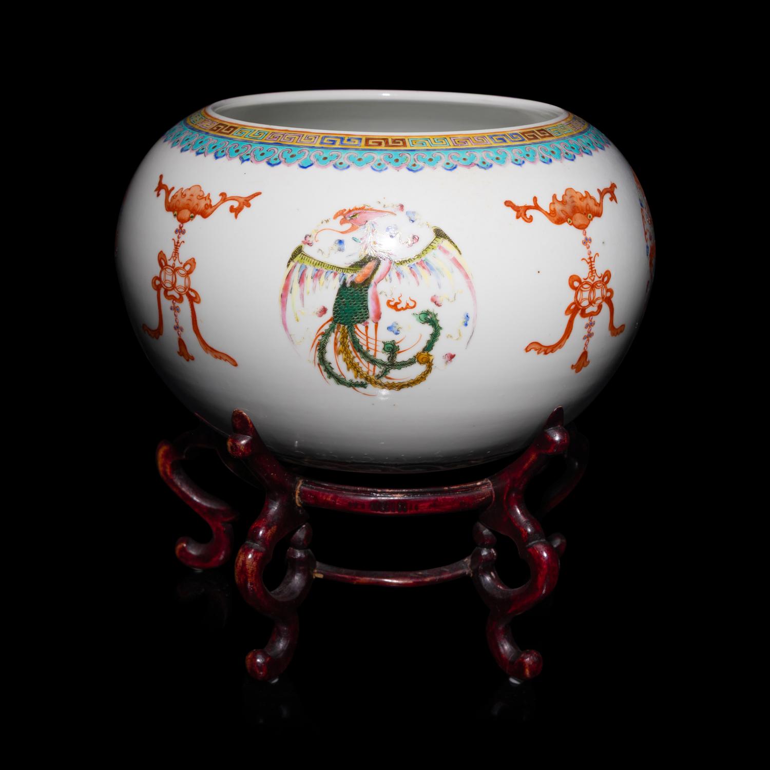 A Chinese Famille Rose Porcelain 'Bat and Phoenix' Fishbowl, Late 19th Century — 清晚期 粉彩團鳳壽字紋小缸
