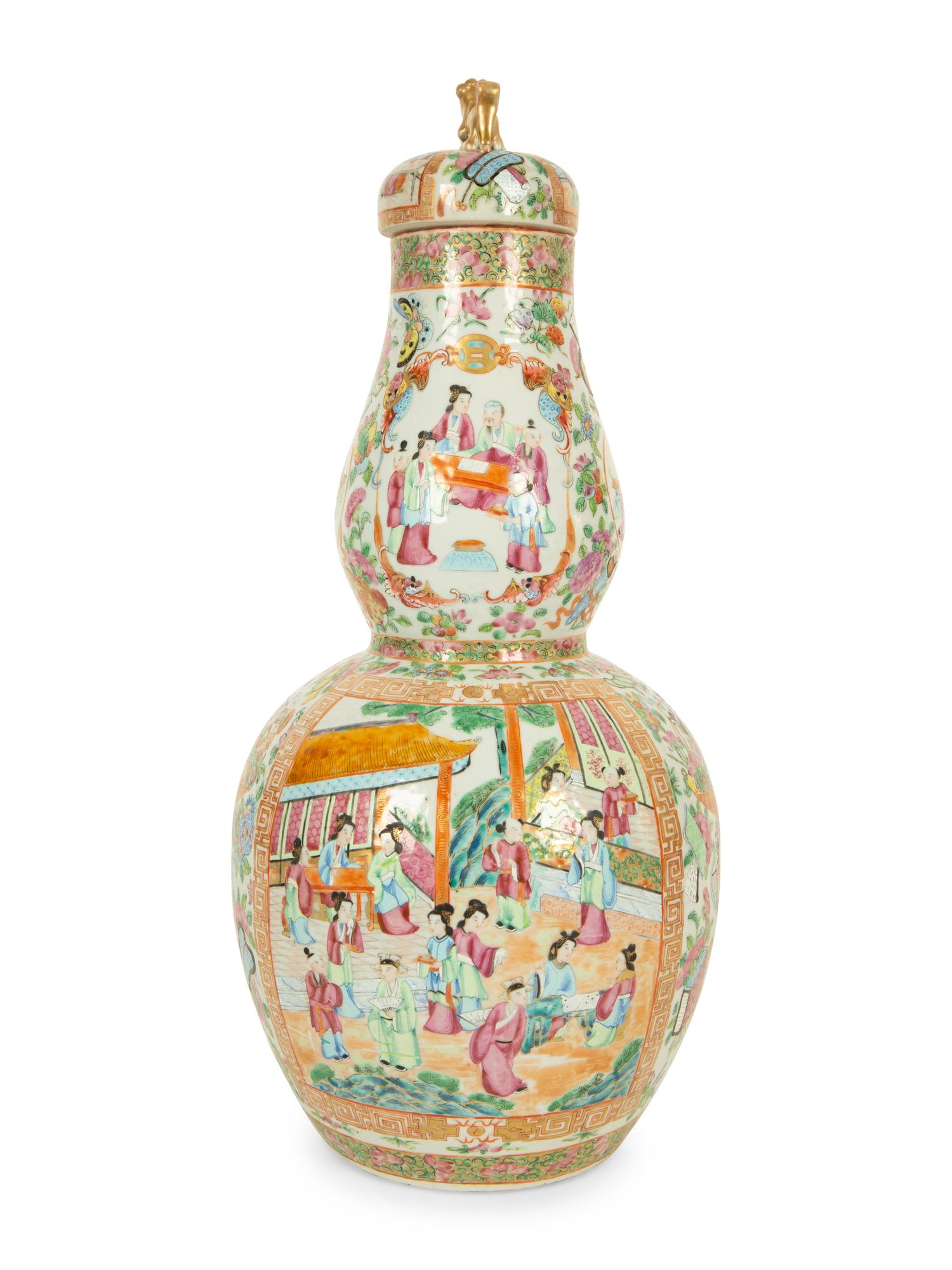 A Chinese Rose Medallion Porcelain Double Gourd Vase and Lid