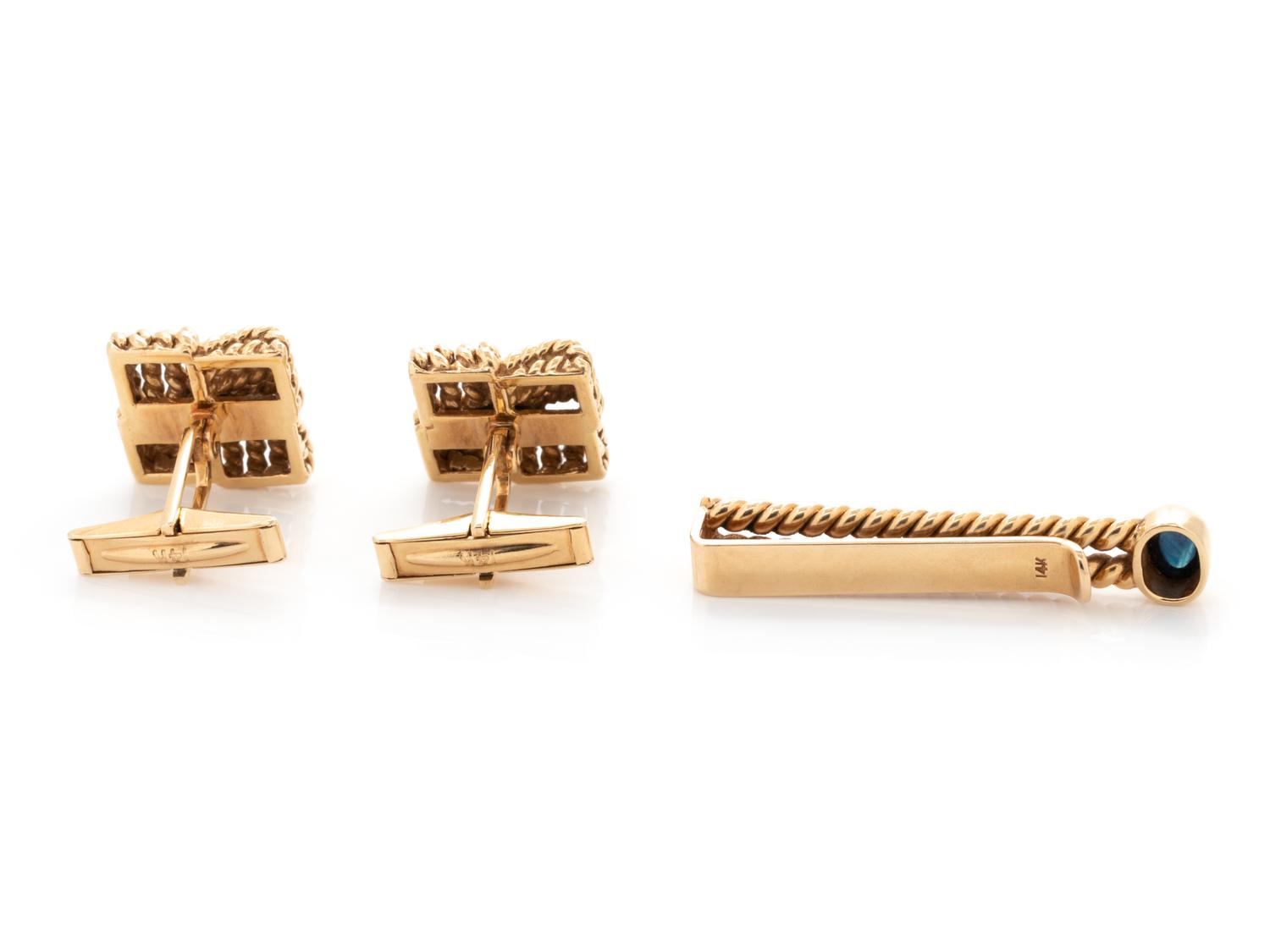 YELLOW GOLD AND SAPPHIRE CUFFLINKS AND TIE BAR SET